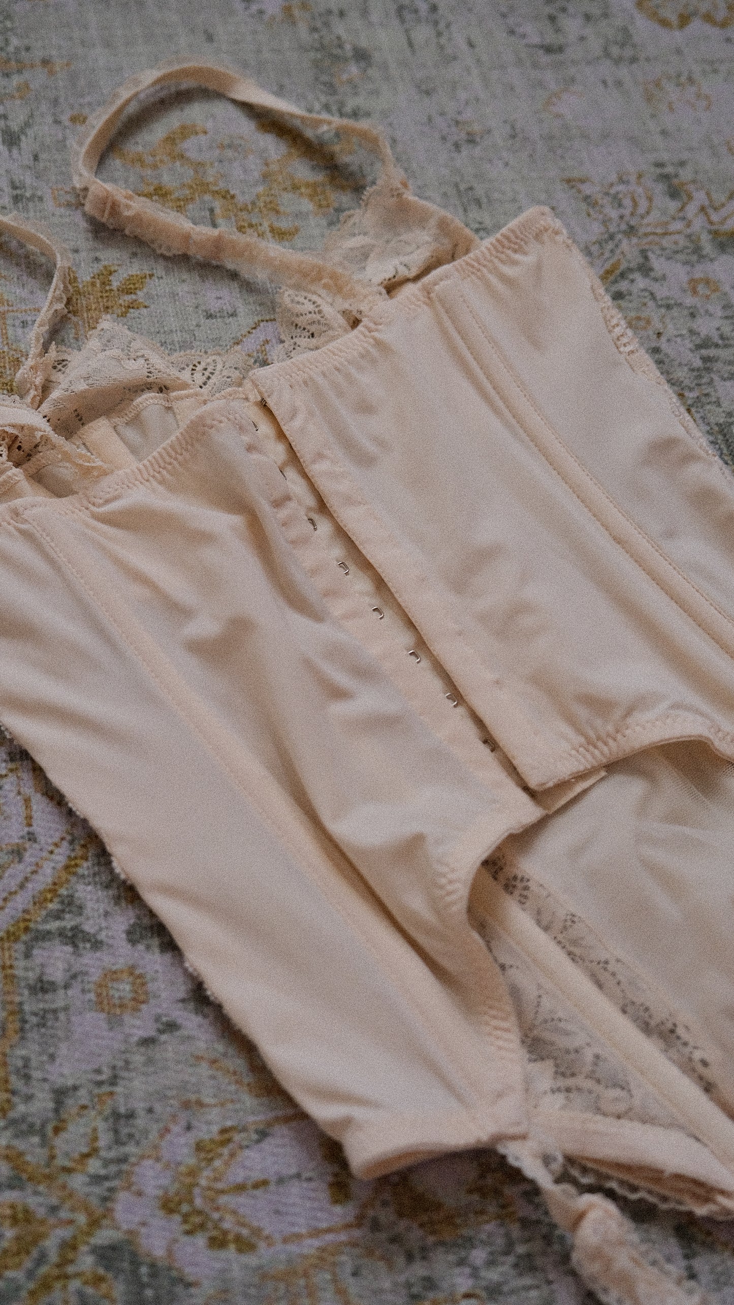 Vintage La Perla creme corset (75B/34B)