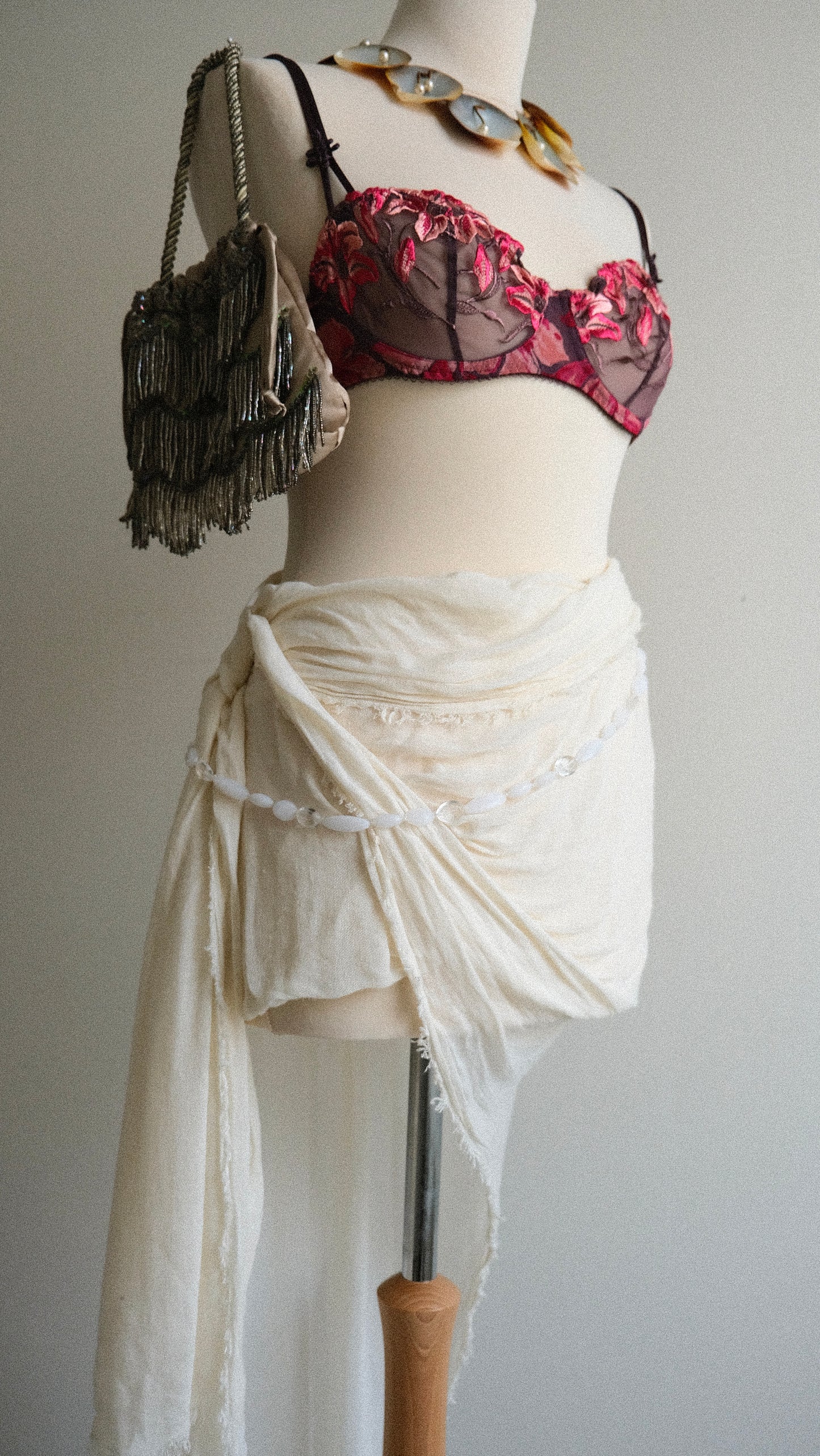 Blush Thorn bra (70B/32B)