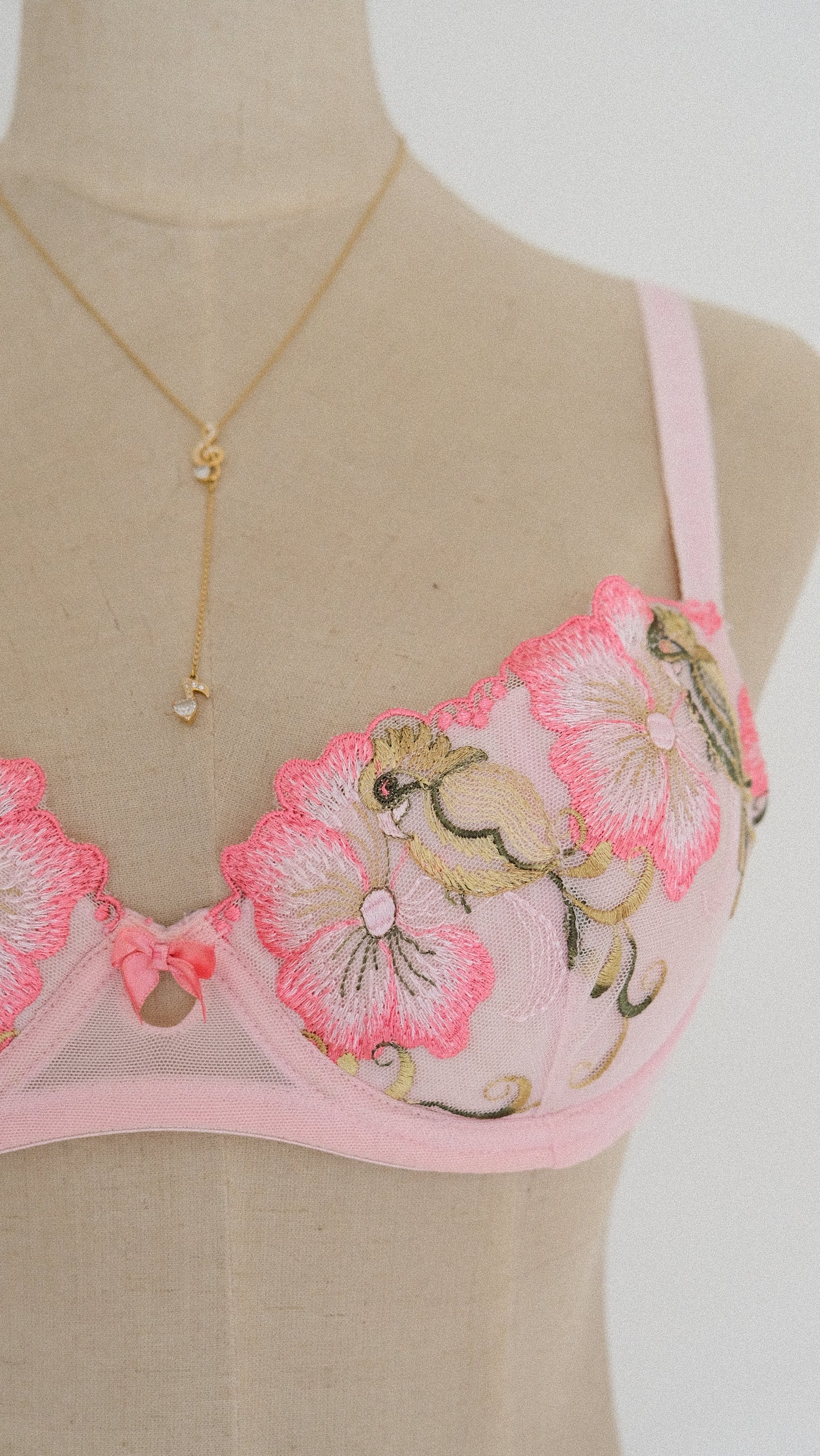 Dainty Pink Floral bra (70B/32B)