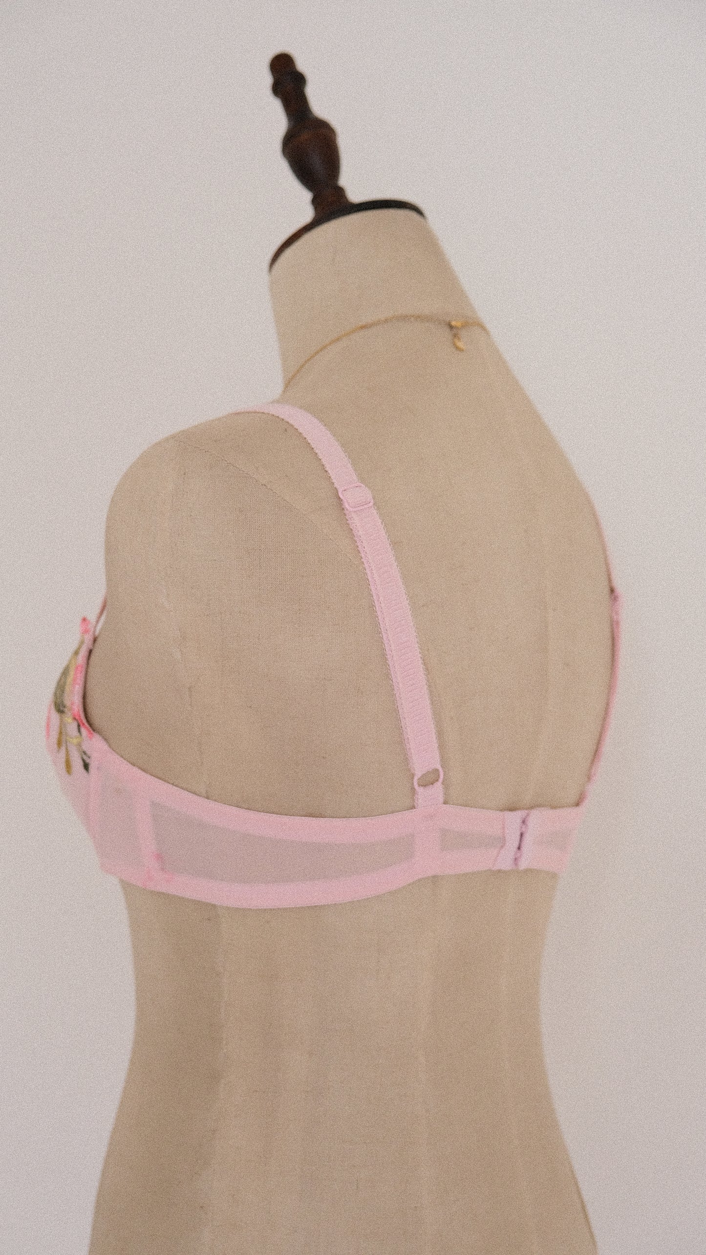 Dainty Pink Floral bra (70B/32B)