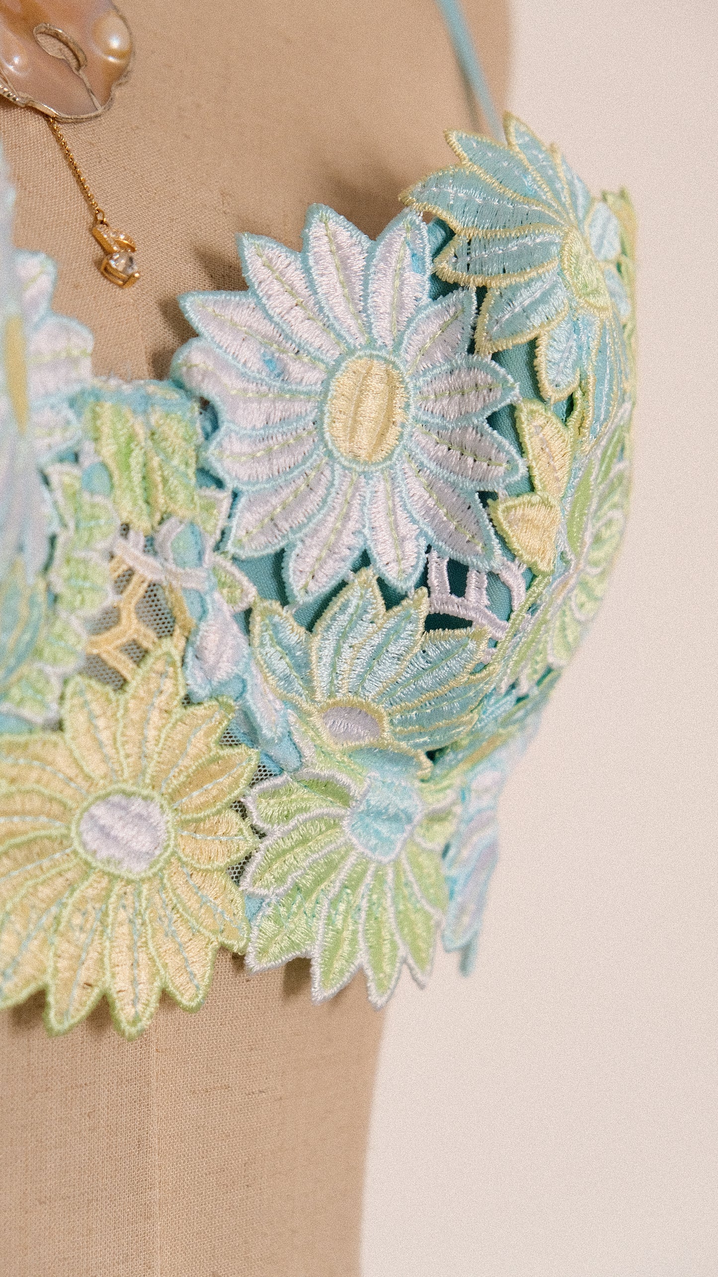 Vintage French Oceanic Florals balconette (34B/75B)