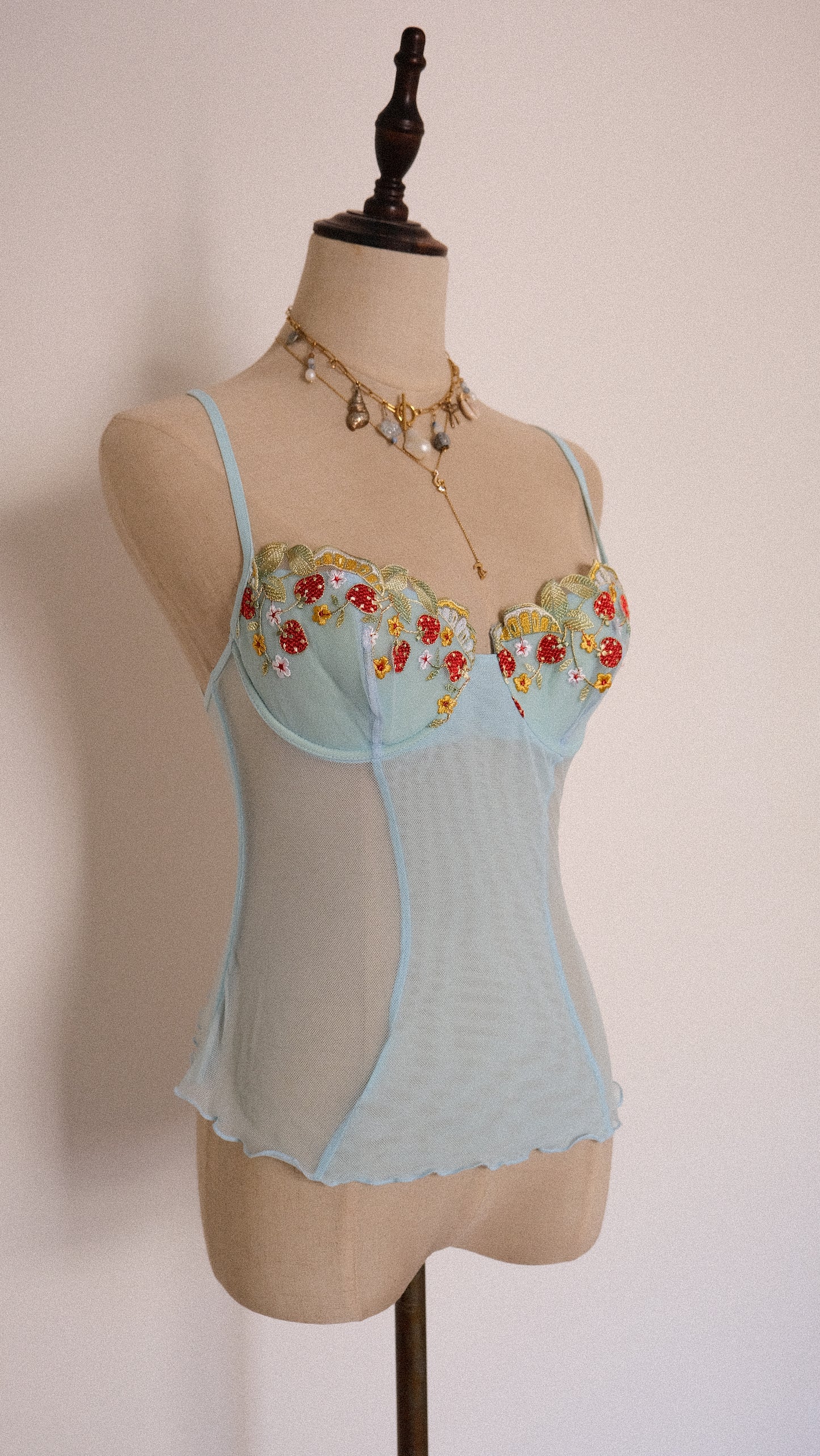 Srawberry skies corset (80B/36B)