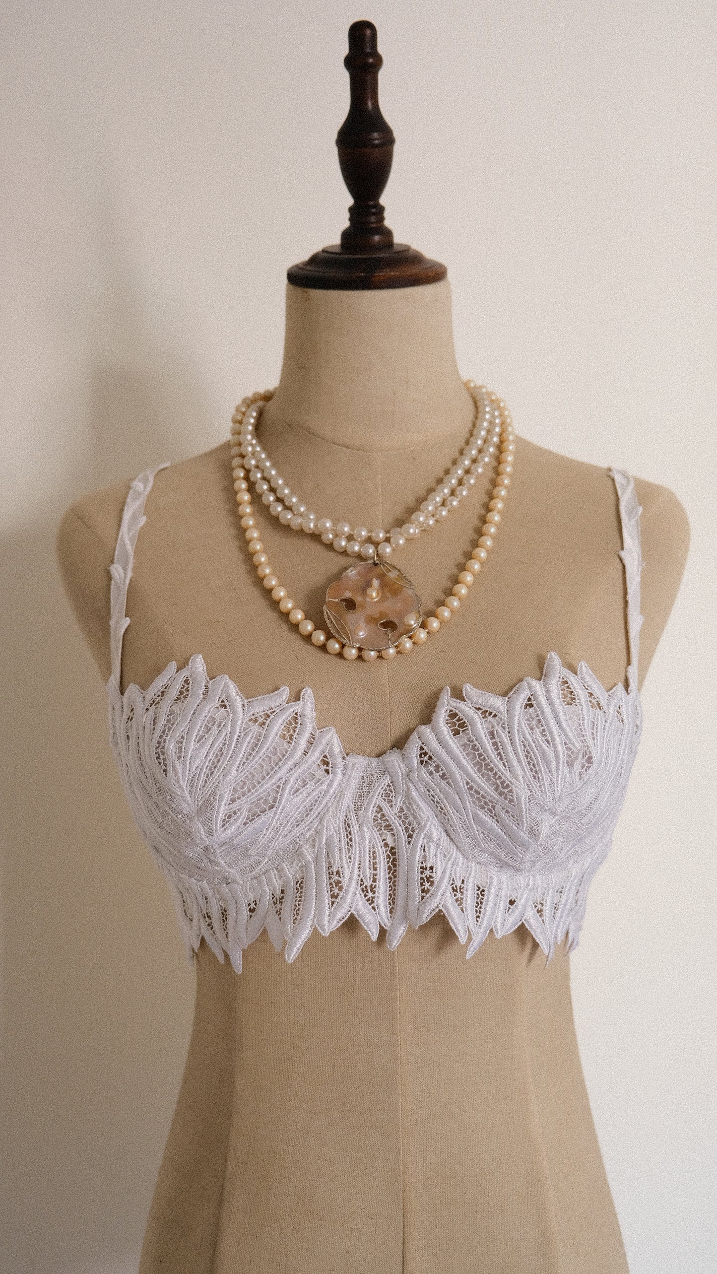 Snow kissed Swan bra (75A/34A)