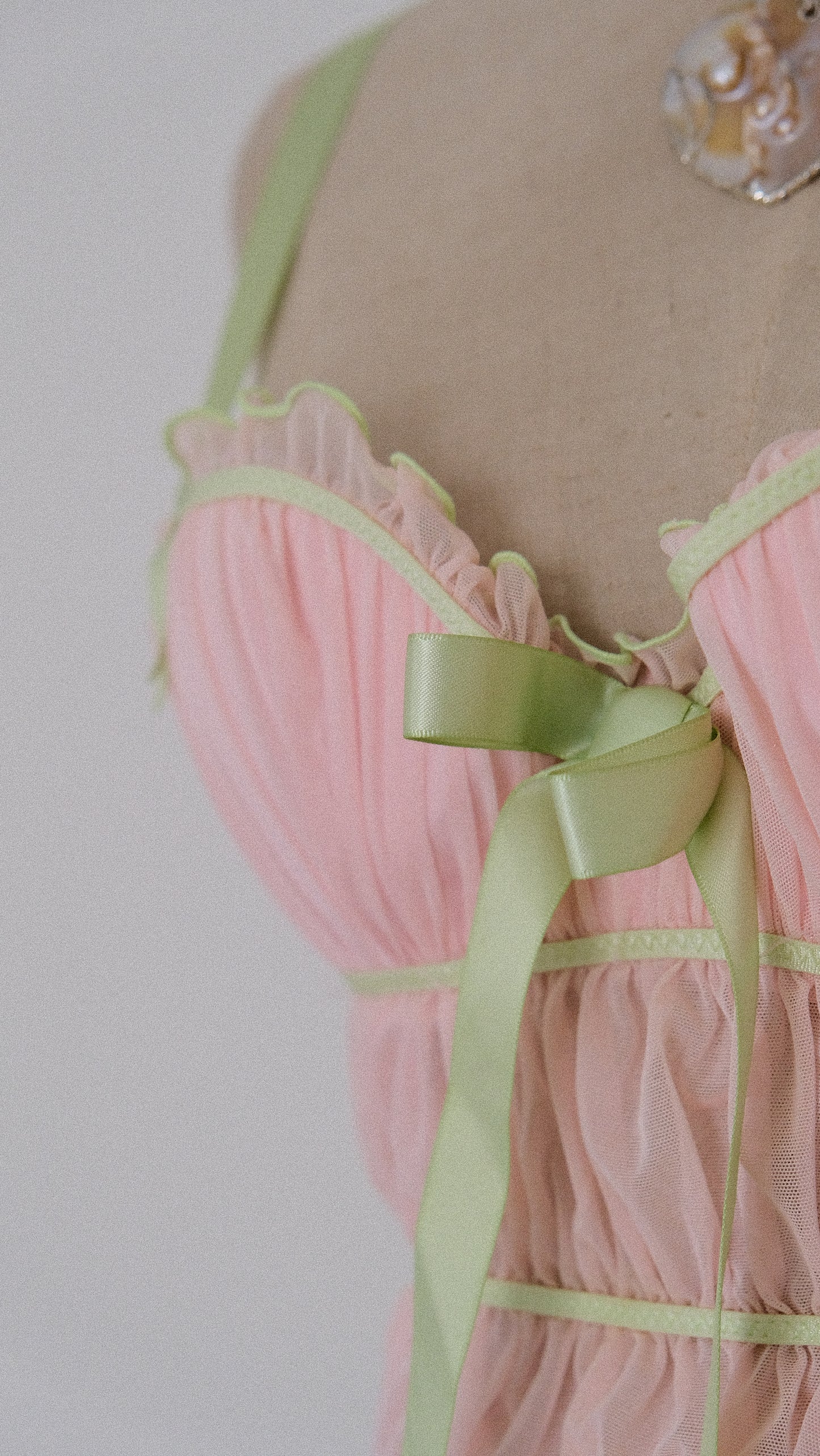 Rare 2006 Chantal Thomass Ruffle corset (70B/32B)