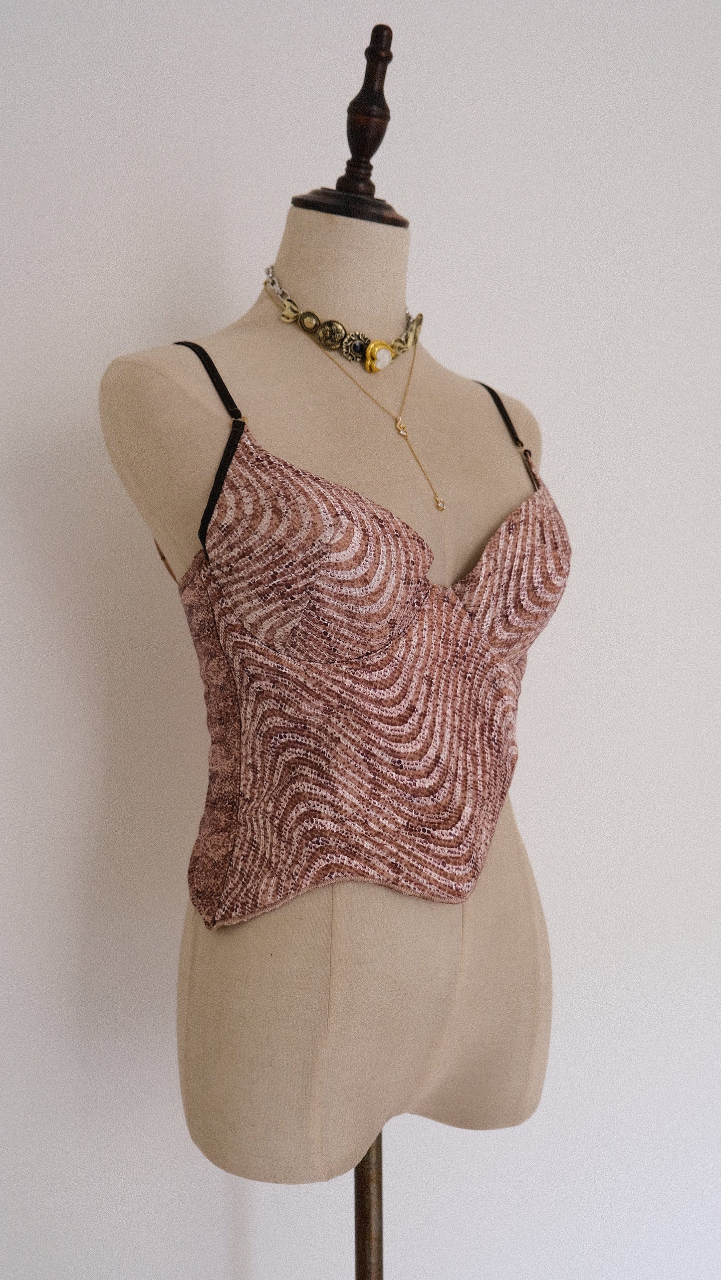 Cinnamon Swirl corset (80B/36B)