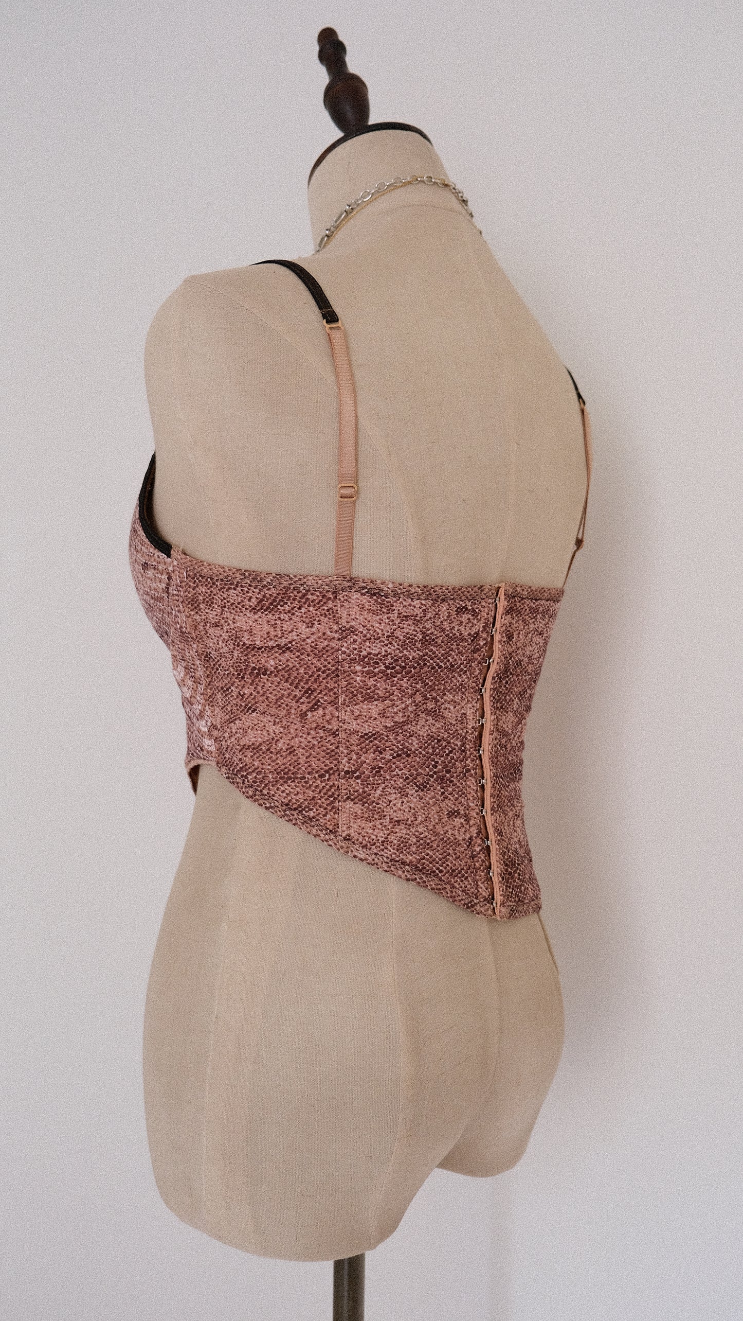 Cinnamon Swirl corset (80B/36B)