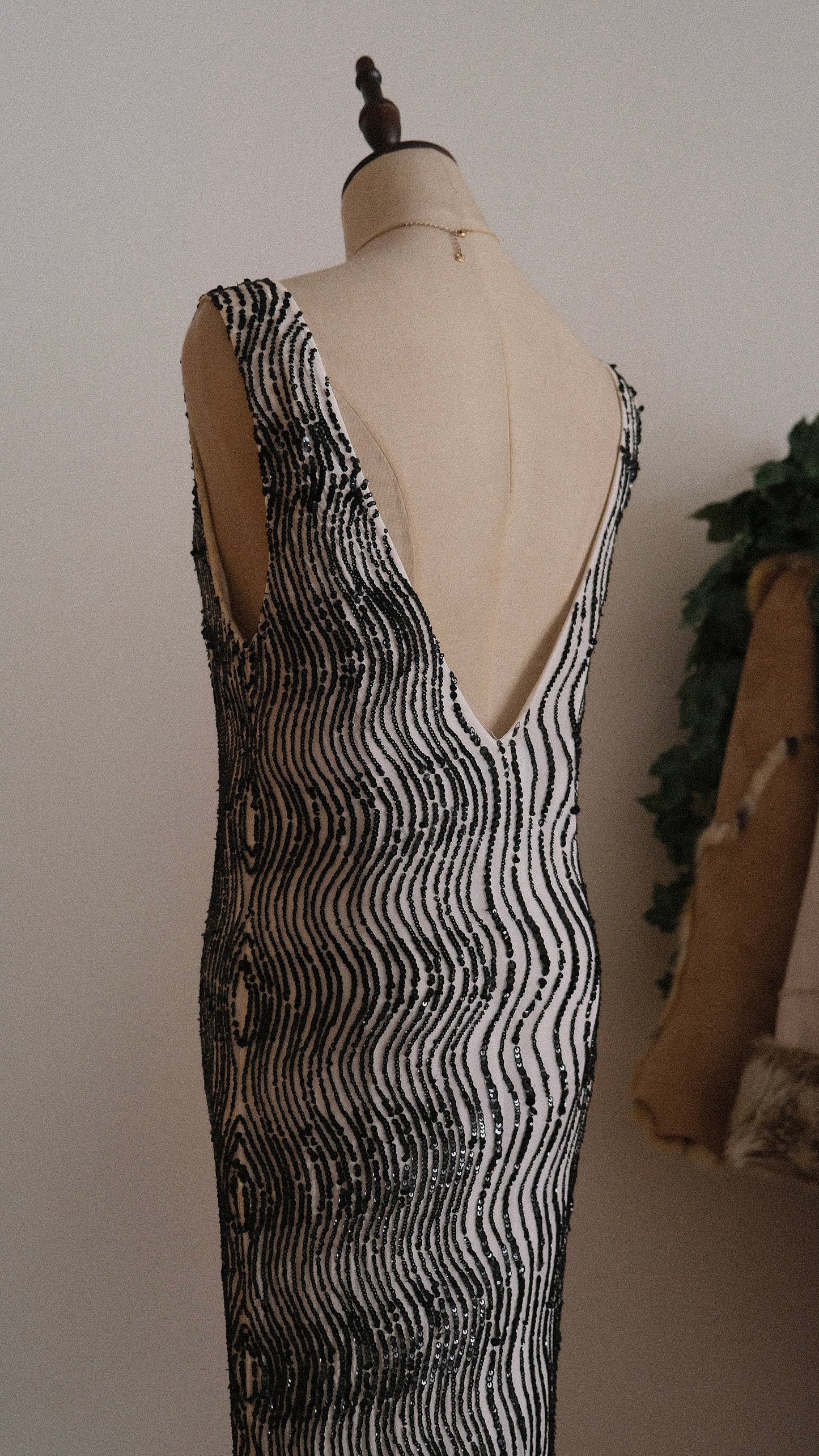 Vintage Spanish black and white sequin dress (M-L)