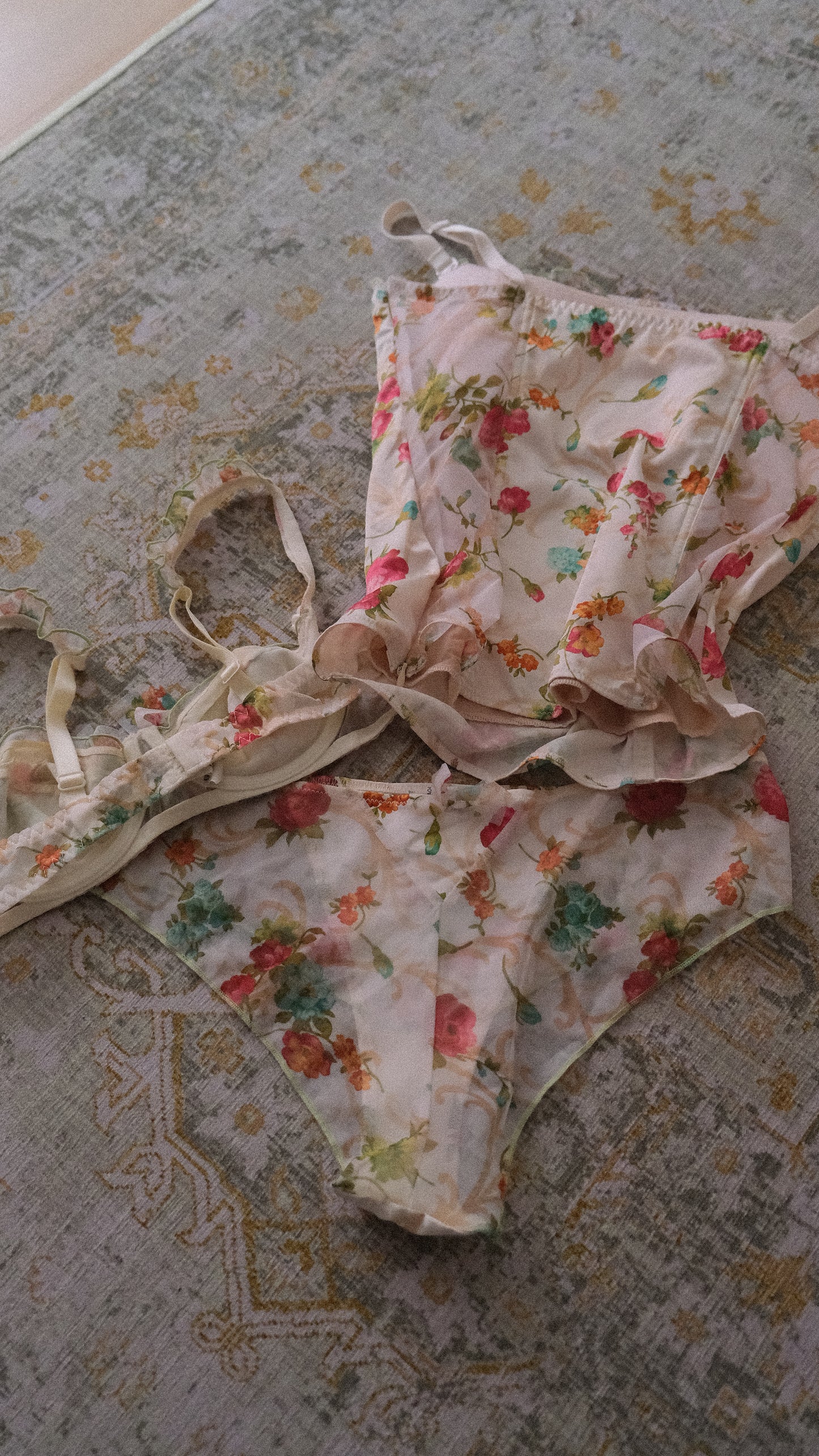Vintage French floral 3 piece (S)
