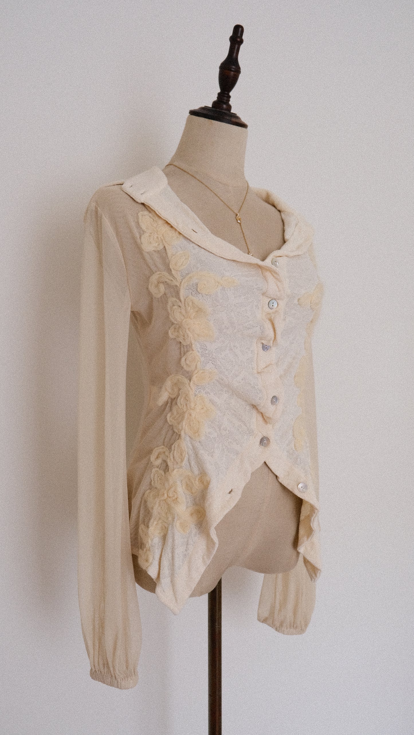 Vintage Italian Ivory blouse (M)