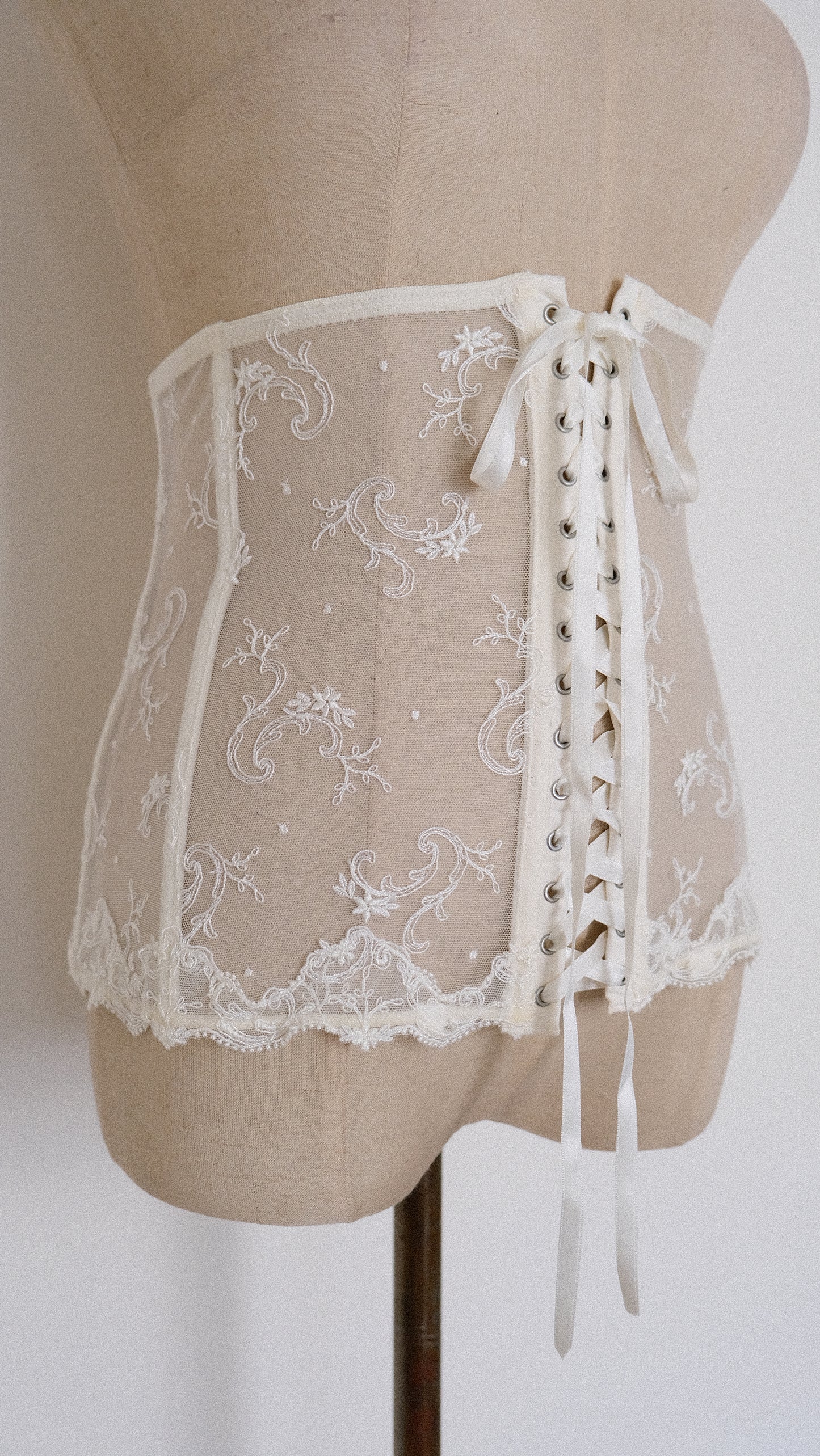 Vintage French Angelic garter (M)