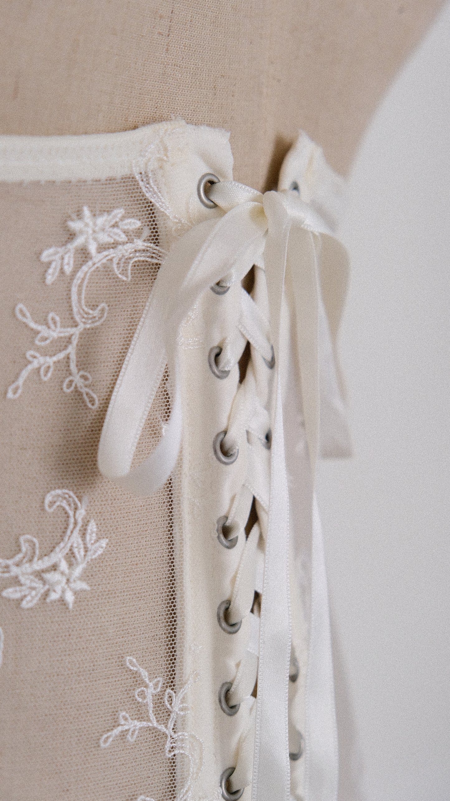 Vintage French Angelic garter (M)