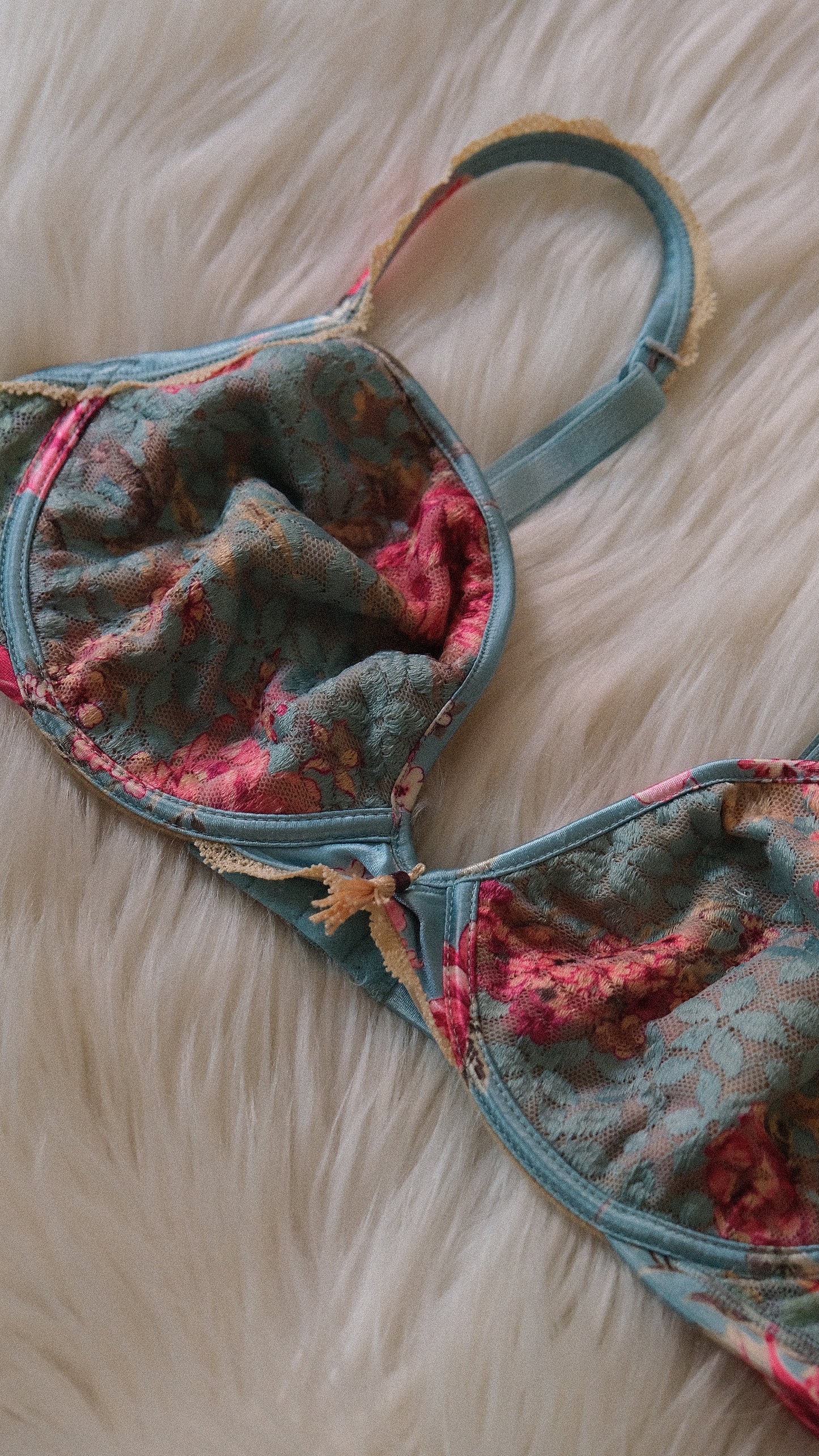 Vintage siren bra (36B/80B)