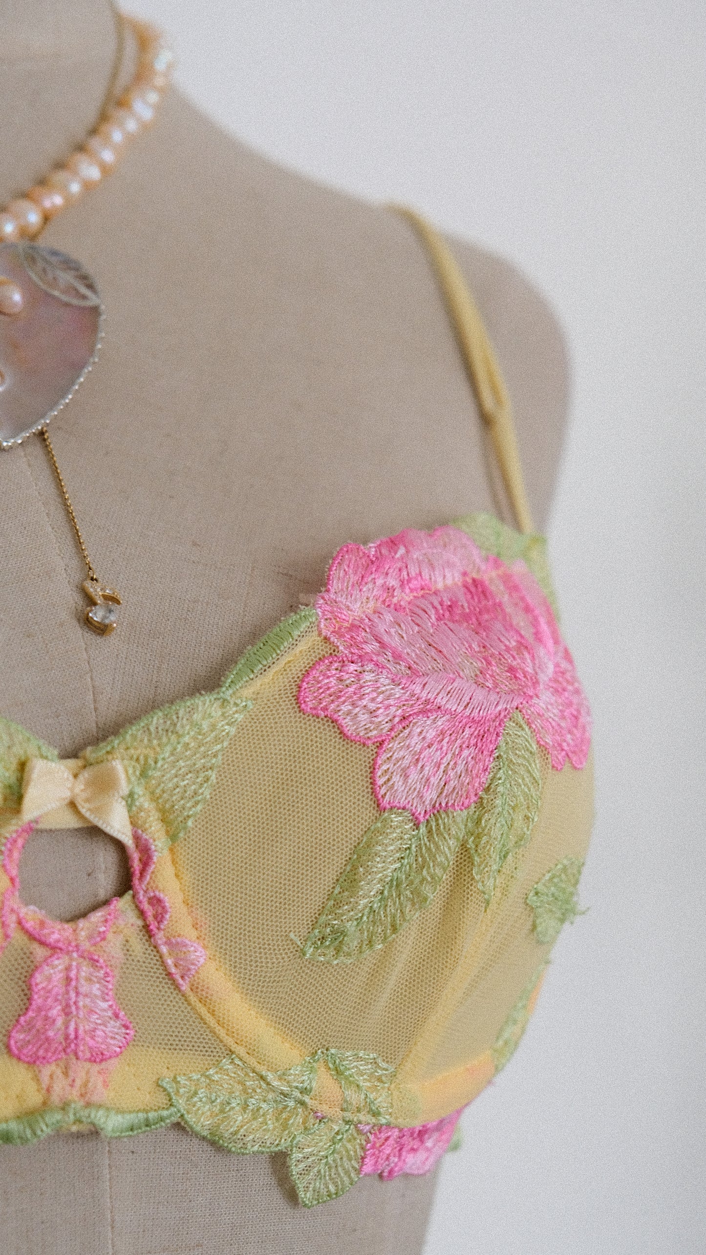 Yellow Floral Lace bra (70A/32A)