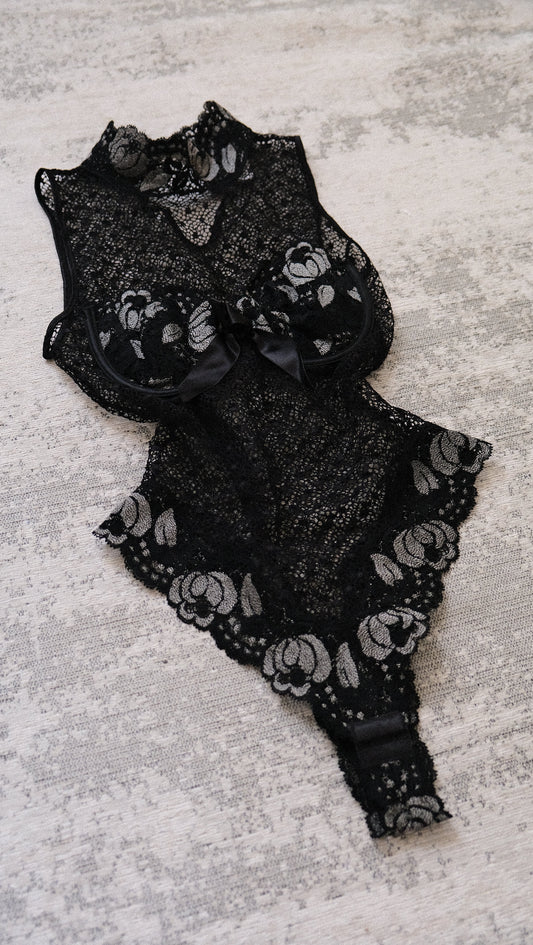 Vintage French lace body (32C/70C)