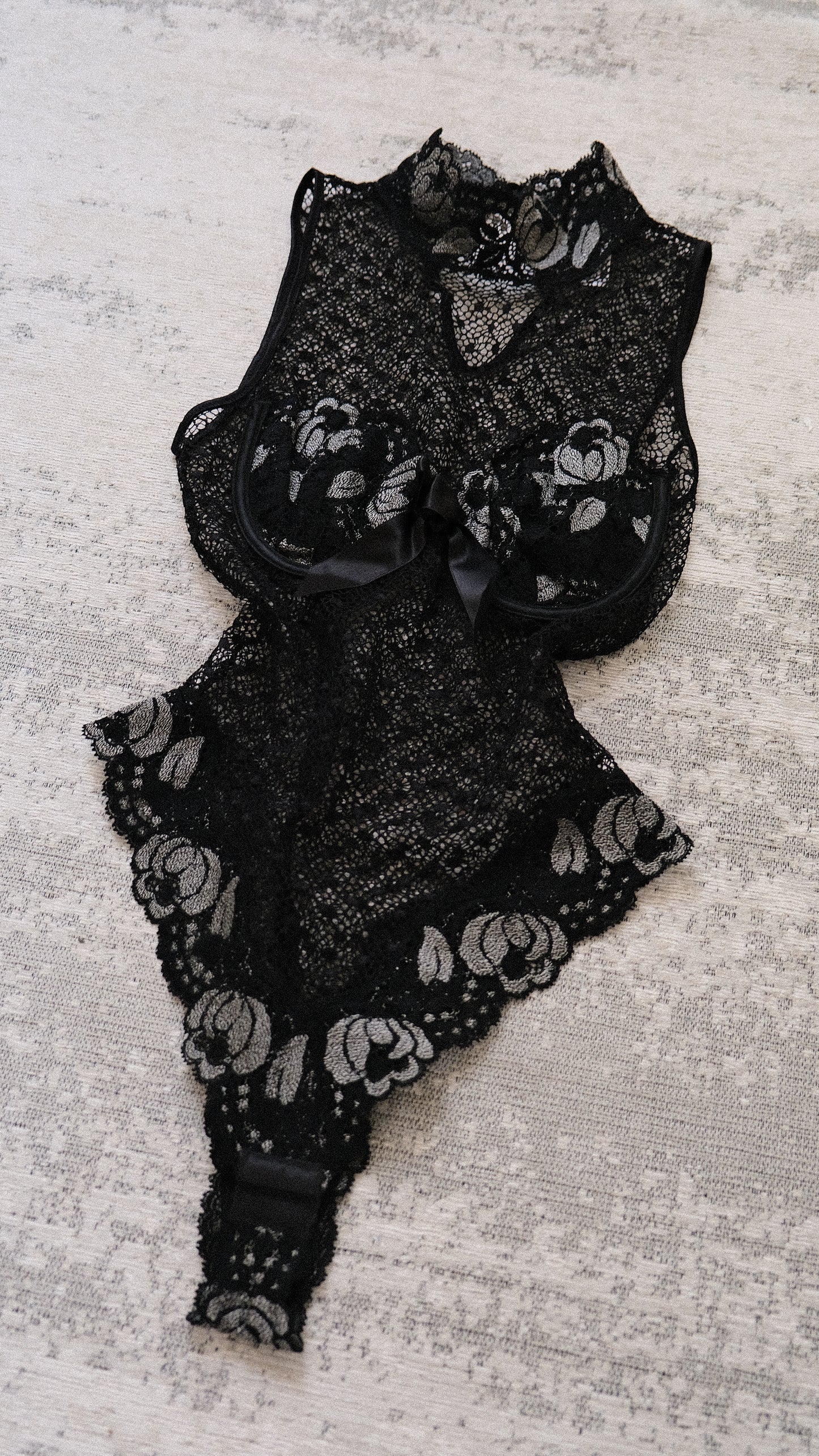 Vintage French lace body (32C/70C)