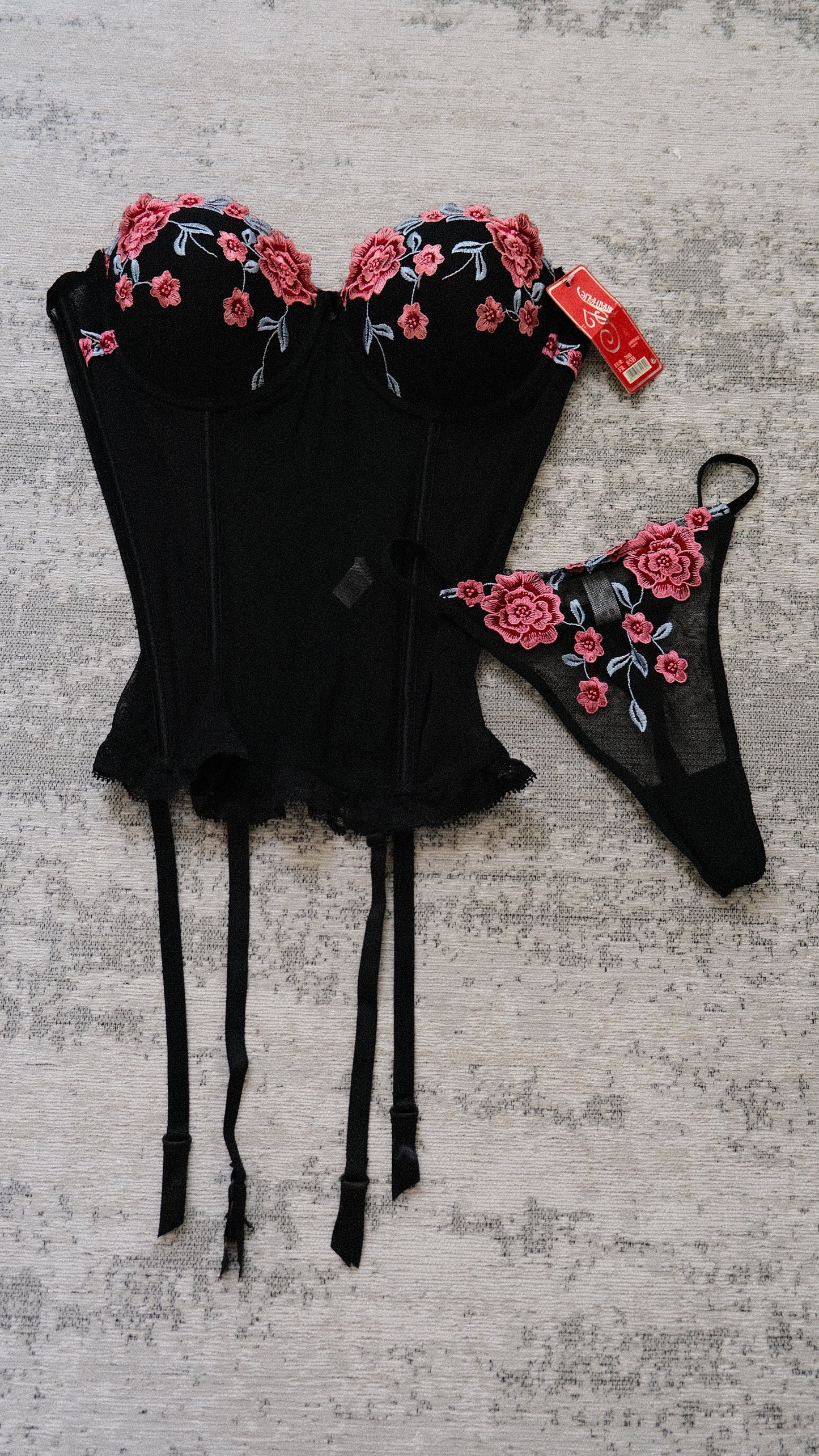 Floral 2 piece NWT lingerie set (70B/32B)