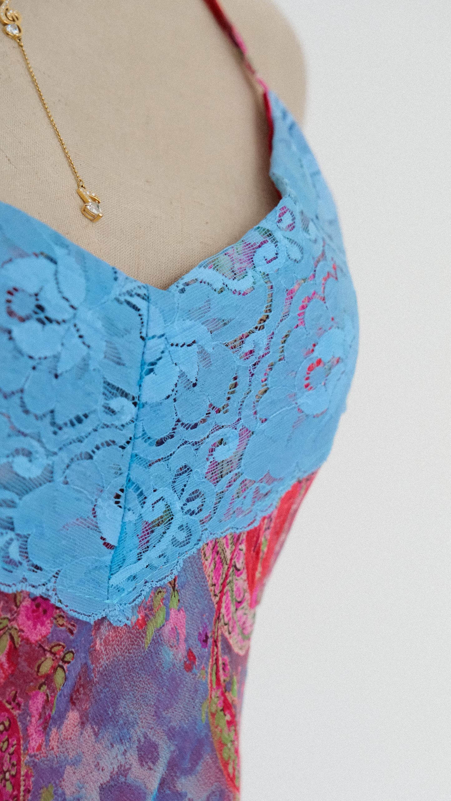 French Berry Lace dress (S/M)