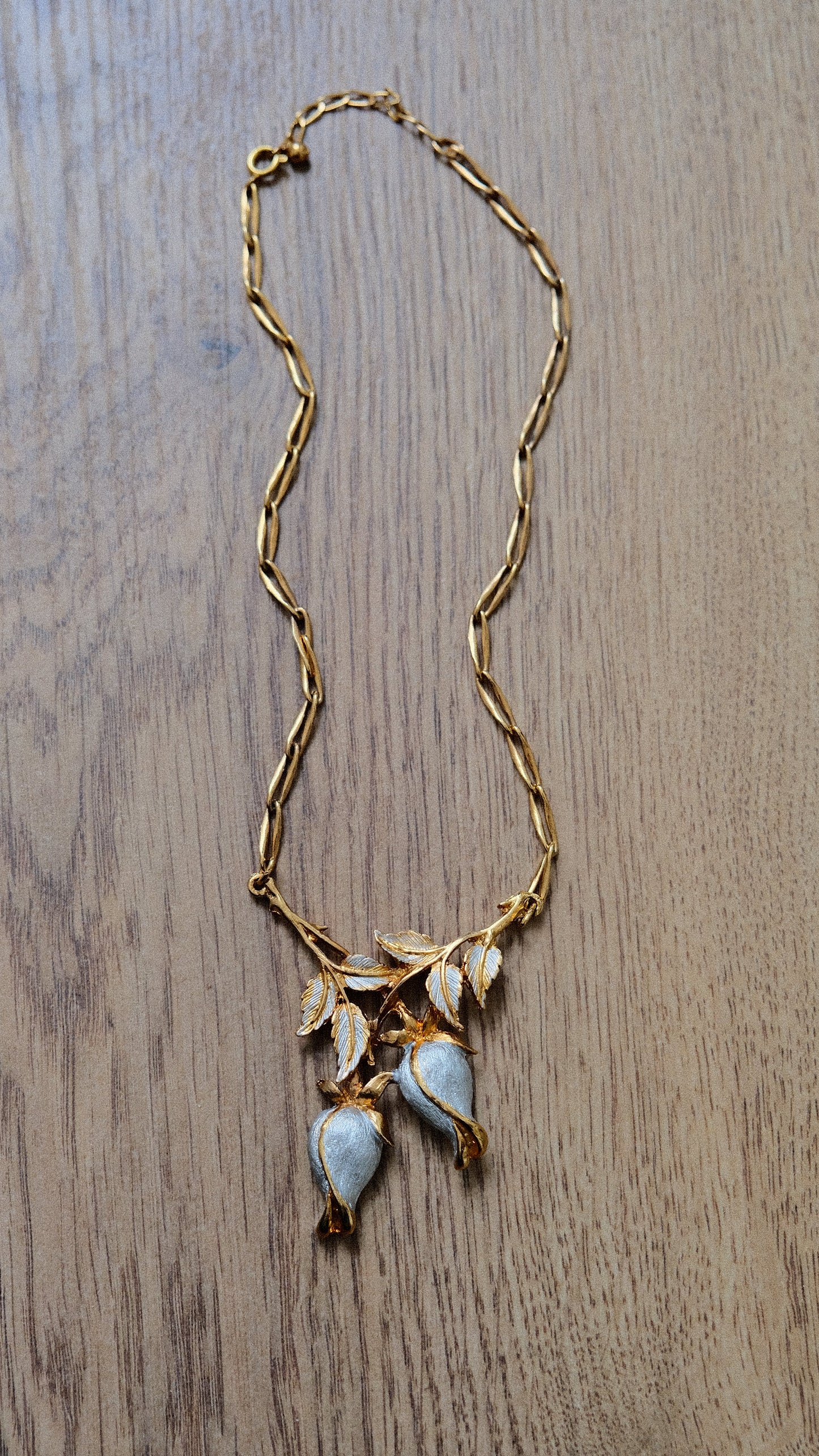 Fae’s Tullip necklace