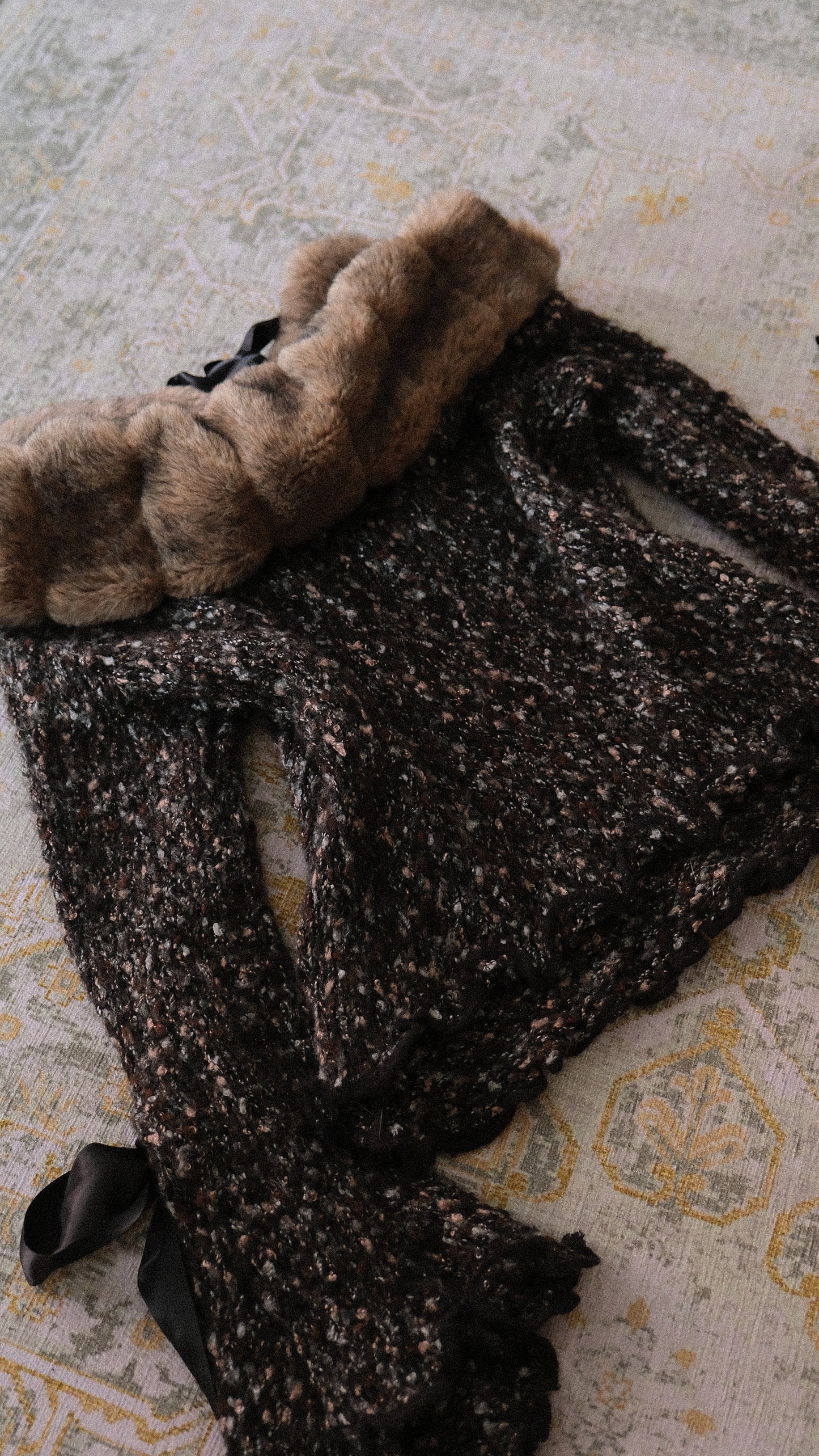Vintage French long sleeve knit with bows (XS-M)