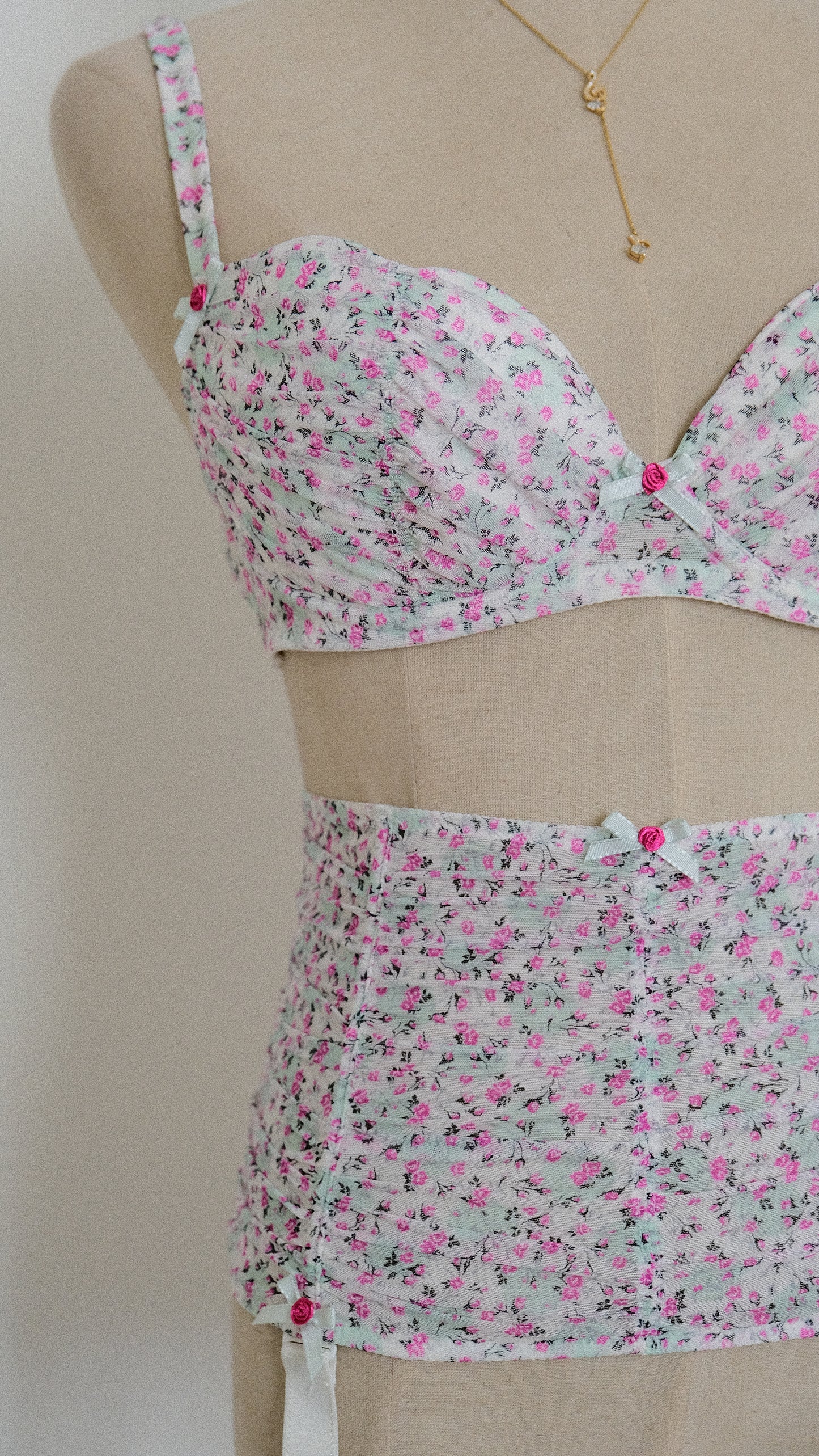 Chantal Thomass Floral lingerie set (1, 70D/32D)