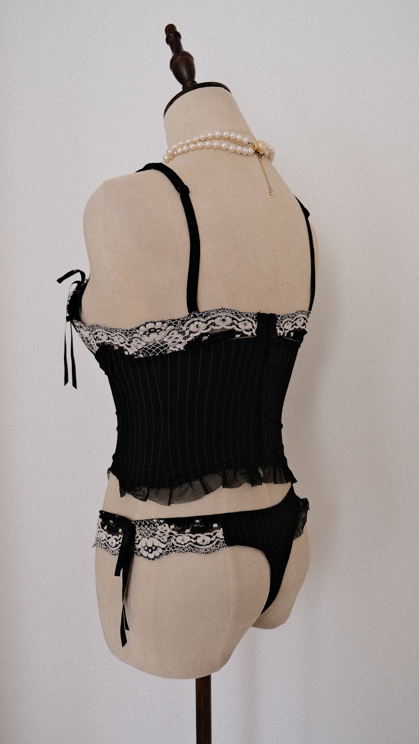 Chantal Thomass 2 piece set (70B/32B)