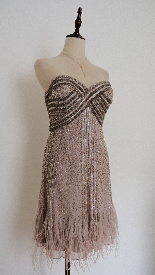 The feather elegance dress (S)