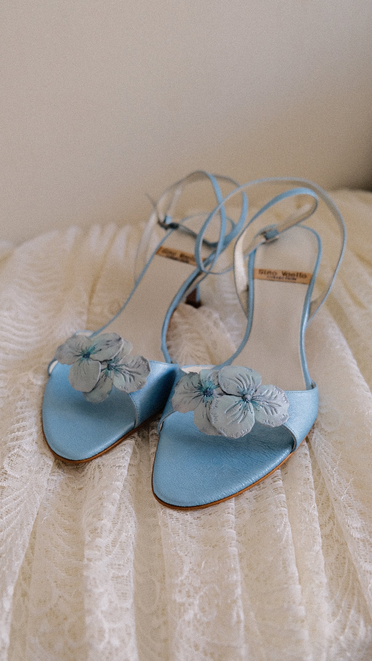 Gino Vaello ocean blue kitten heels (40)