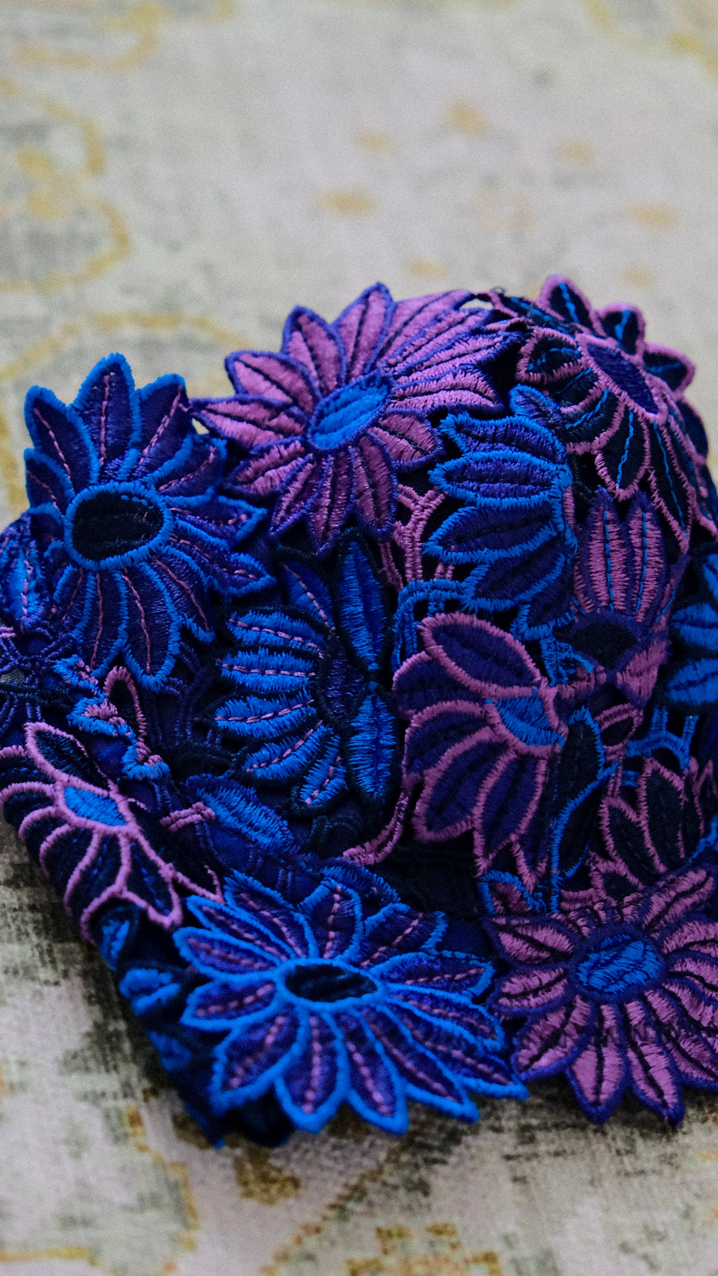 Vintage French Floral balconette (80B/36B)