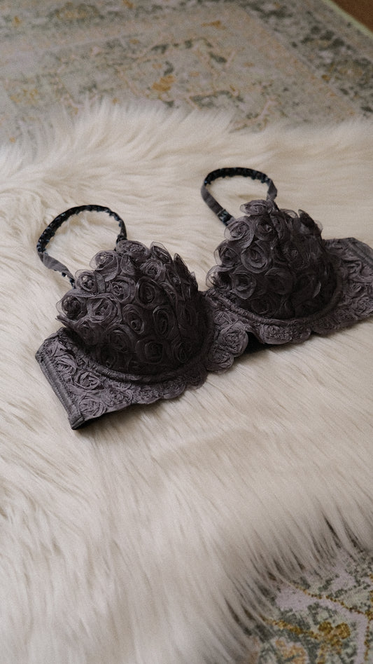 Vintage French Dovegrey Rose bra (75B/34B)