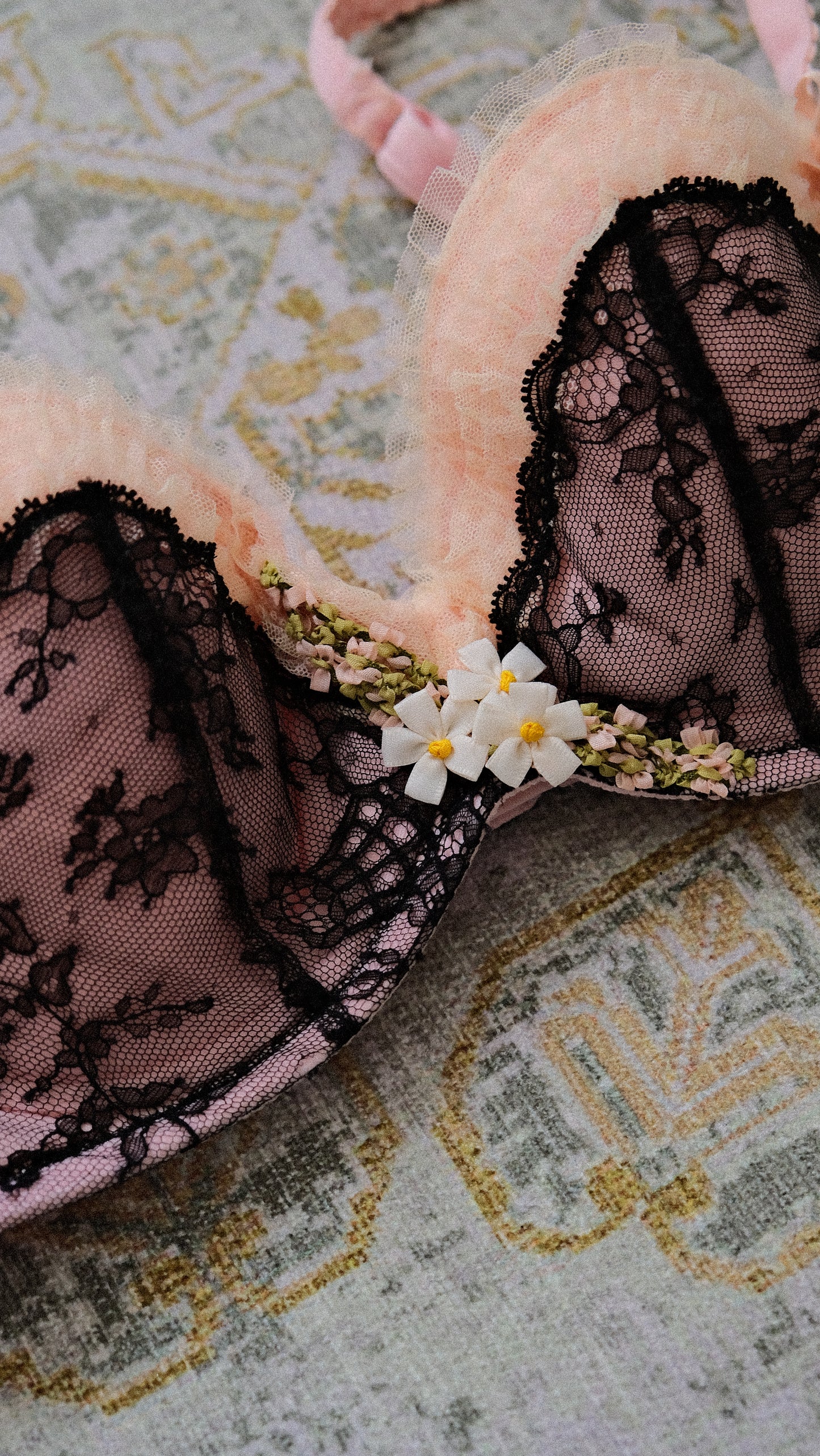 Vintage French Dark Floral bra (34D/75D)