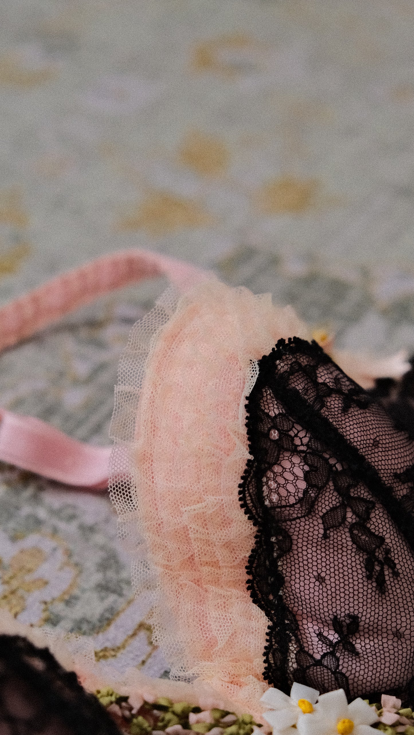 Vintage French Dark Floral bra (34D/75D)