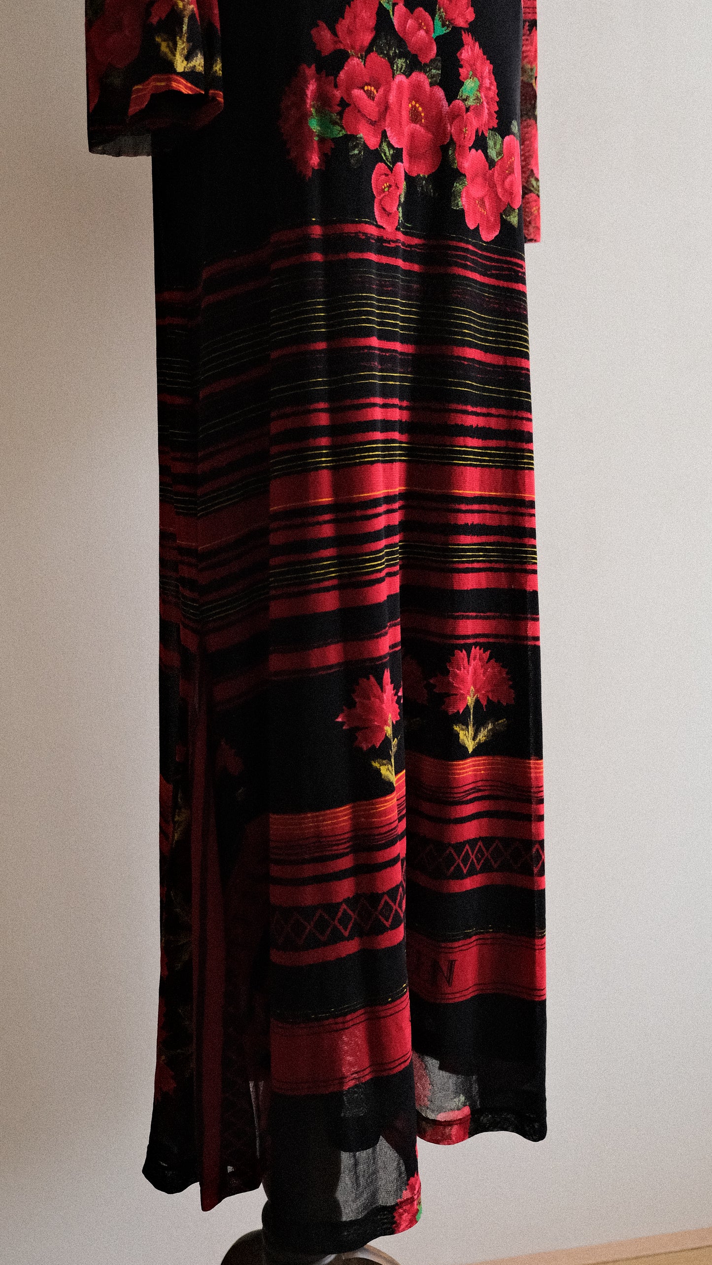 *Save the Queen!* Rose dress (M-L)