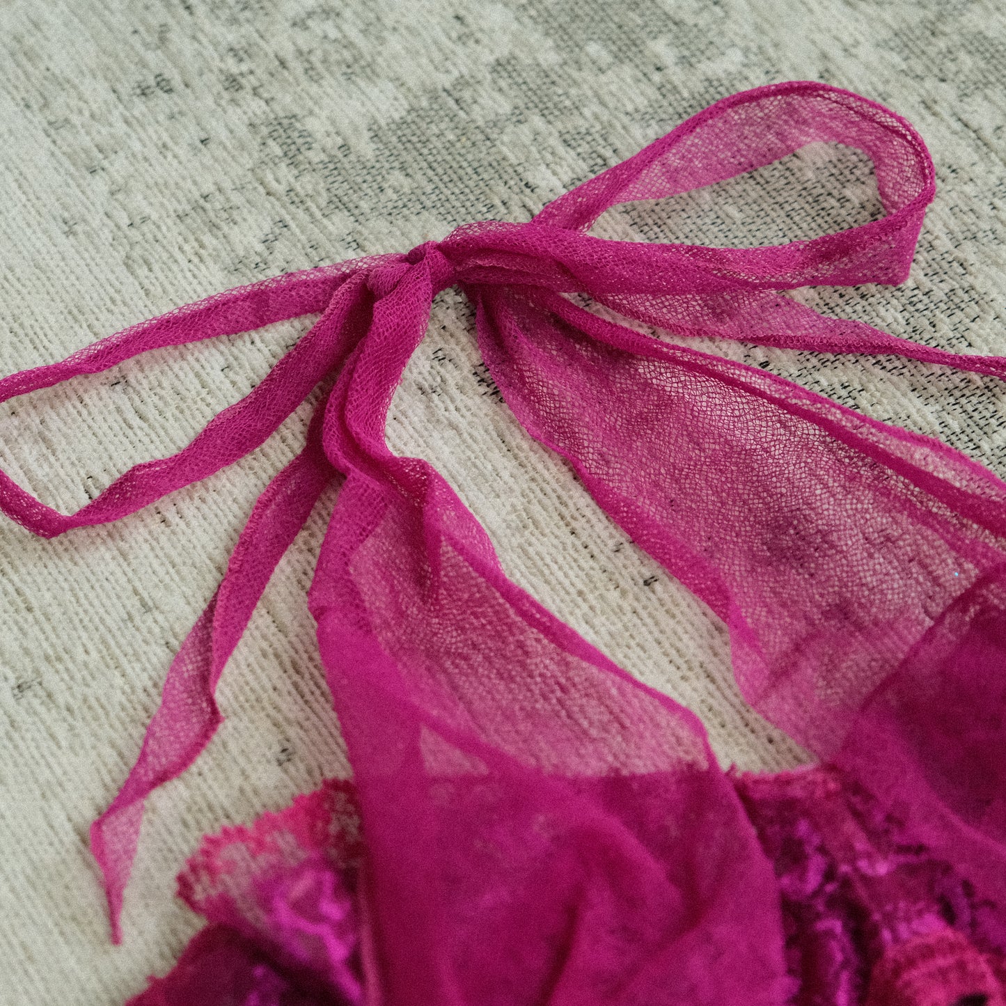 Vibrant magenta vintage La Perla bra (34B/75B)