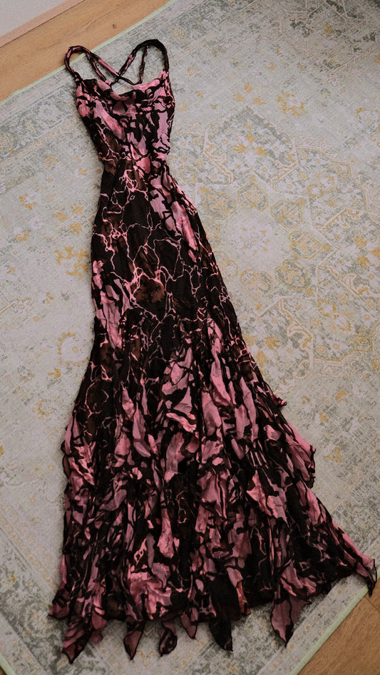 Romance flutter dress (M)