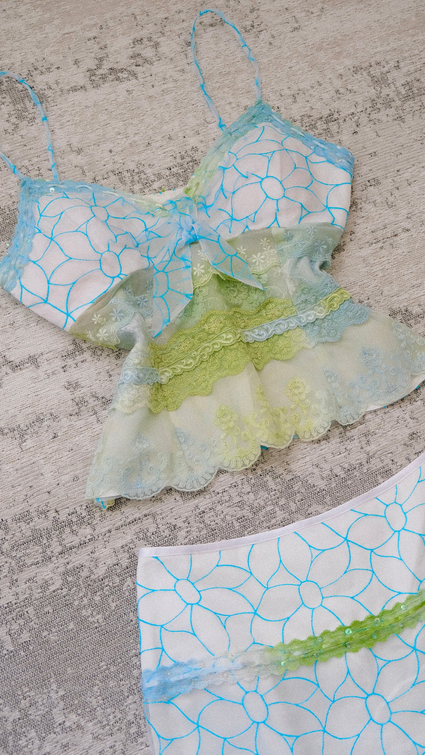 Whisper of the Water Nymph set (S)