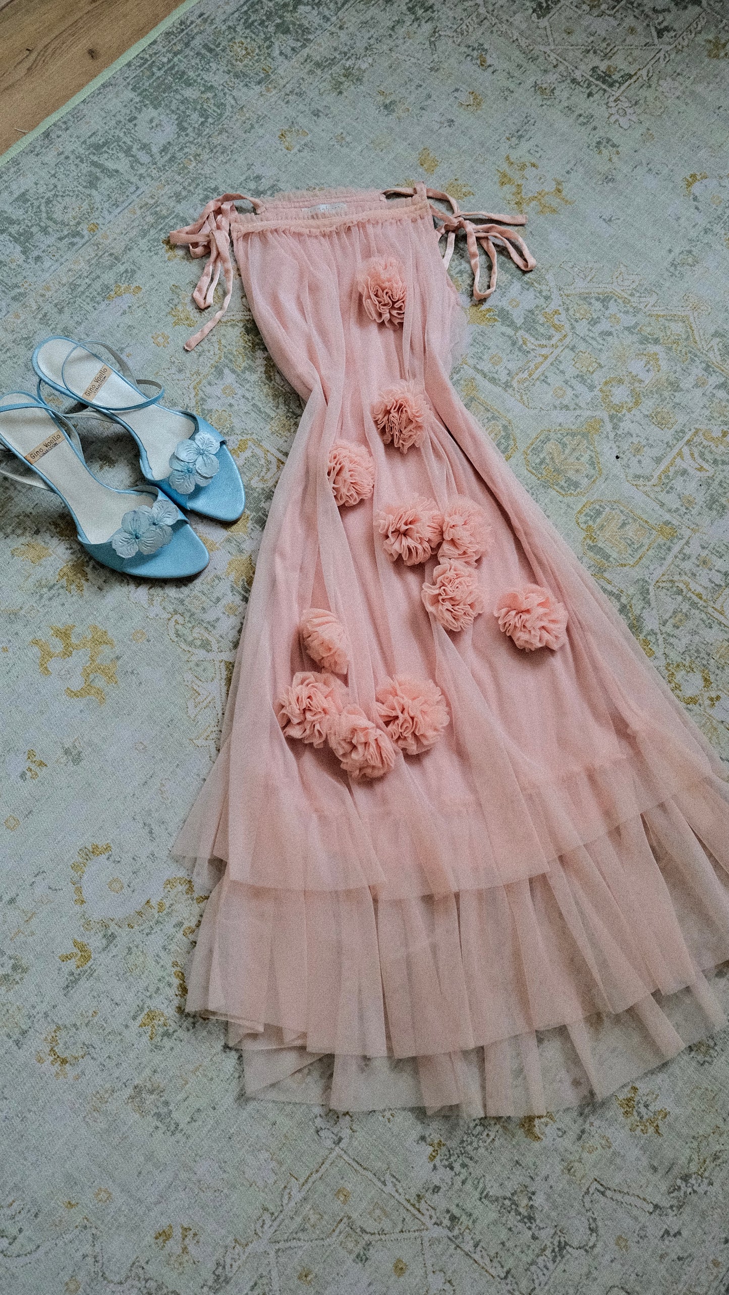 Soft Pink Rose dress (M)