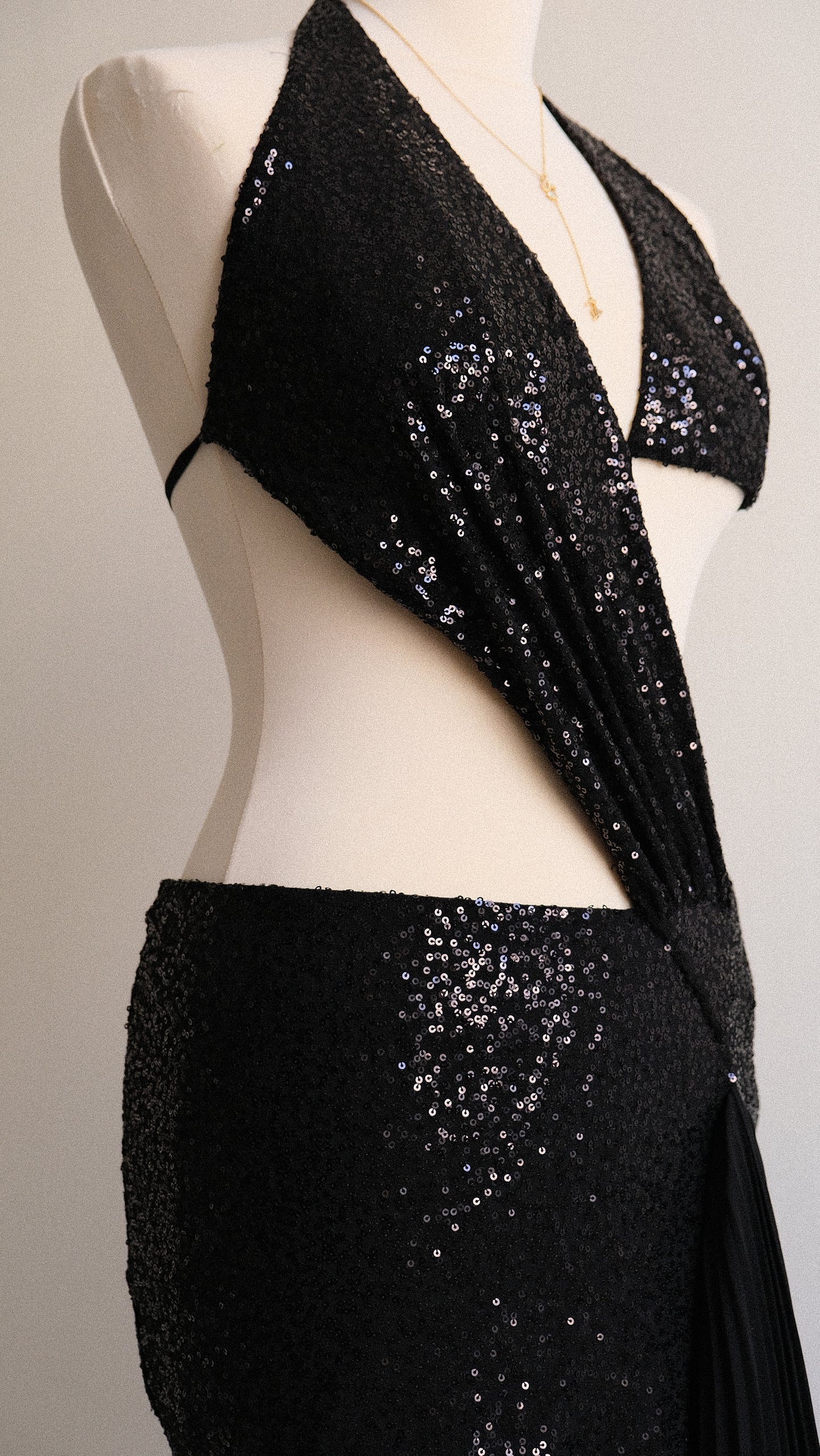Blackout Beauty dress (S/M-L)