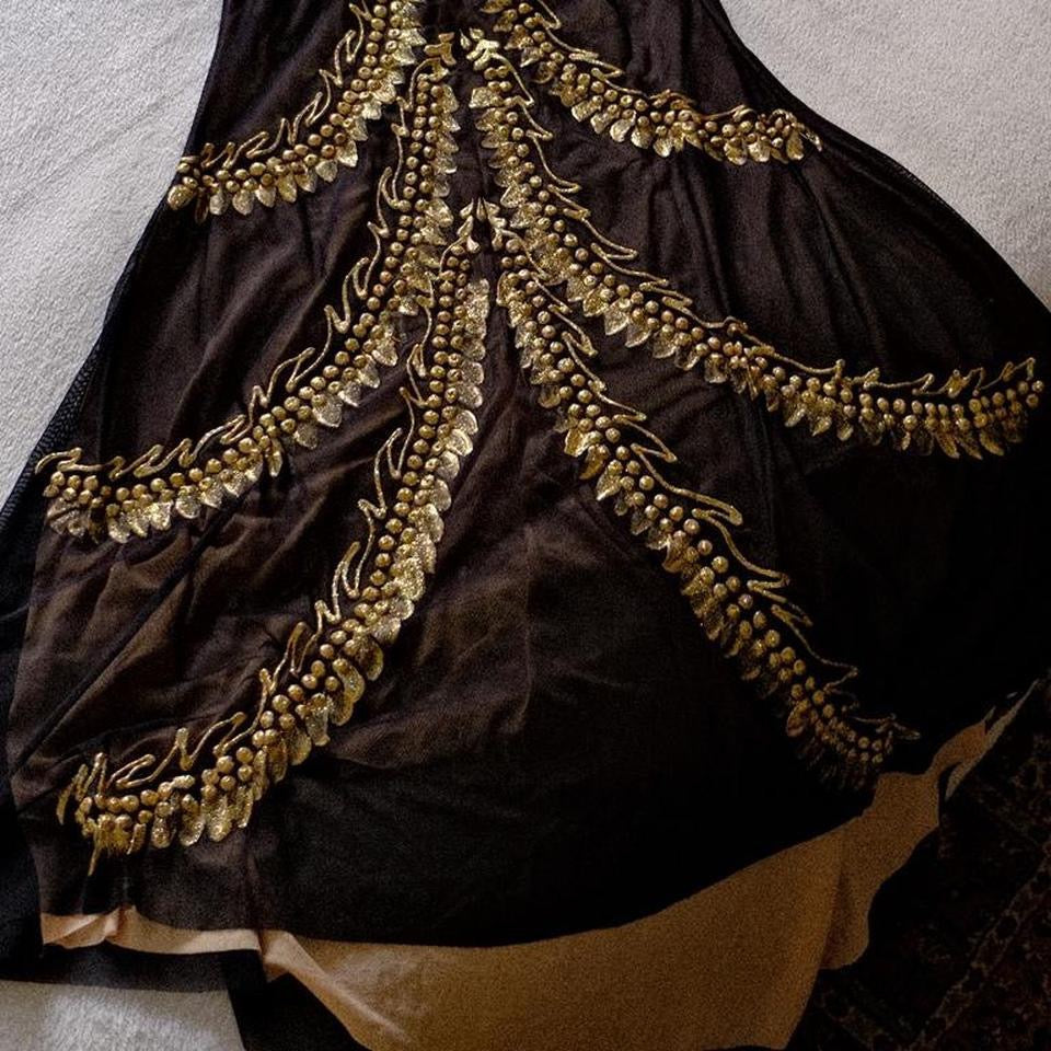 The timeless golden allure dress (S, S/M)