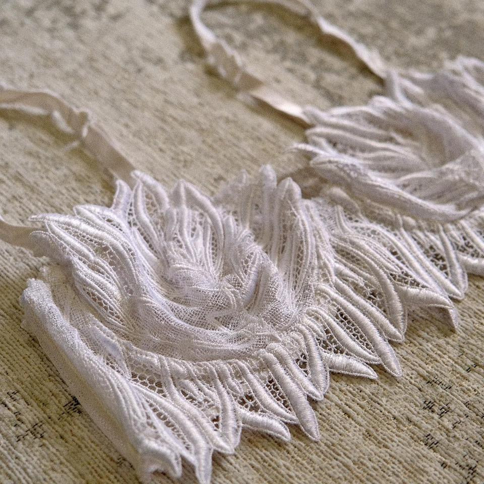 Snow kissed Swan bra (75A/34A)