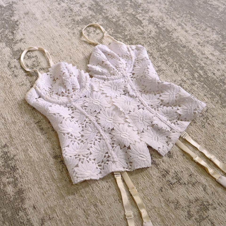 Daisy lace corset (S/M, B cup)