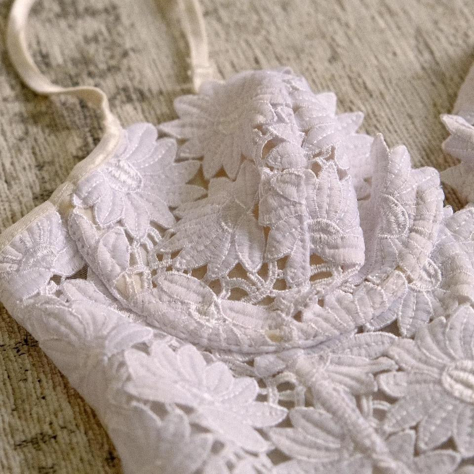 Daisy lace corset (S/M, B cup)