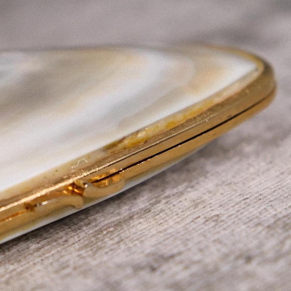 Vintage faux shell clutch