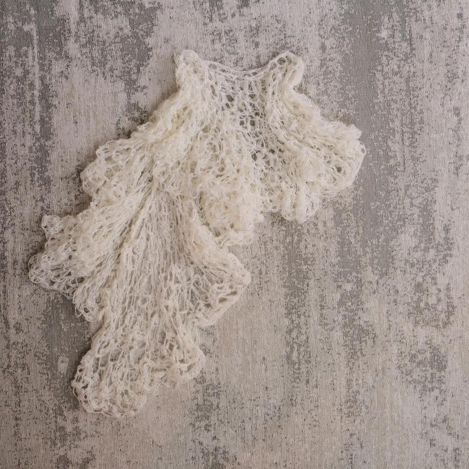 Fairytale knitted poncho (universal sizing)