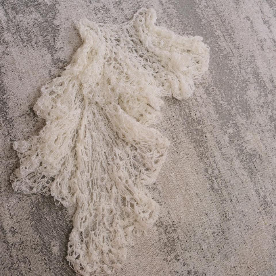 Fairytale knitted poncho (universal sizing)