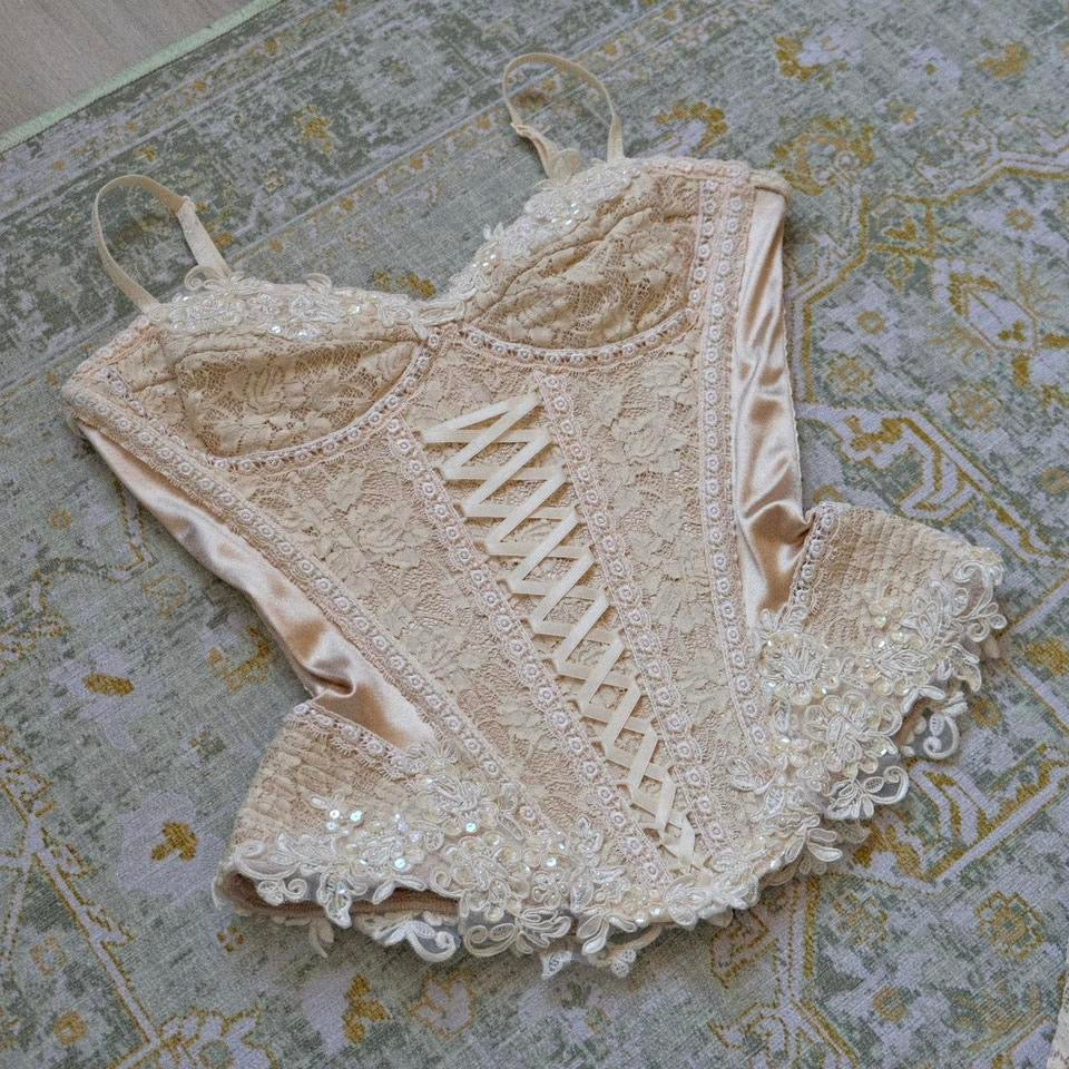 The mystical creme English designer set (S/M, M)