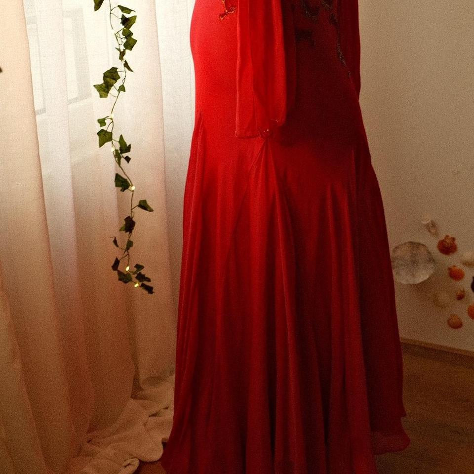 Magical red ruby dress (M-L)