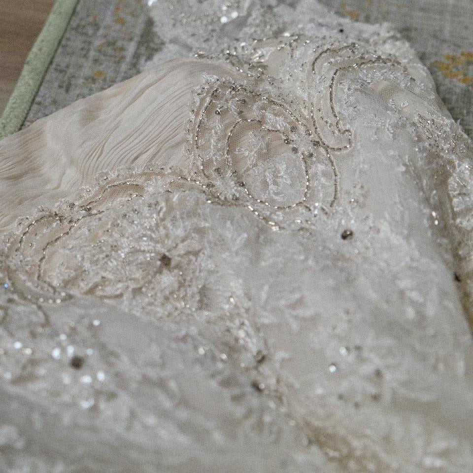 Princess bustier wedding gown (S/M)