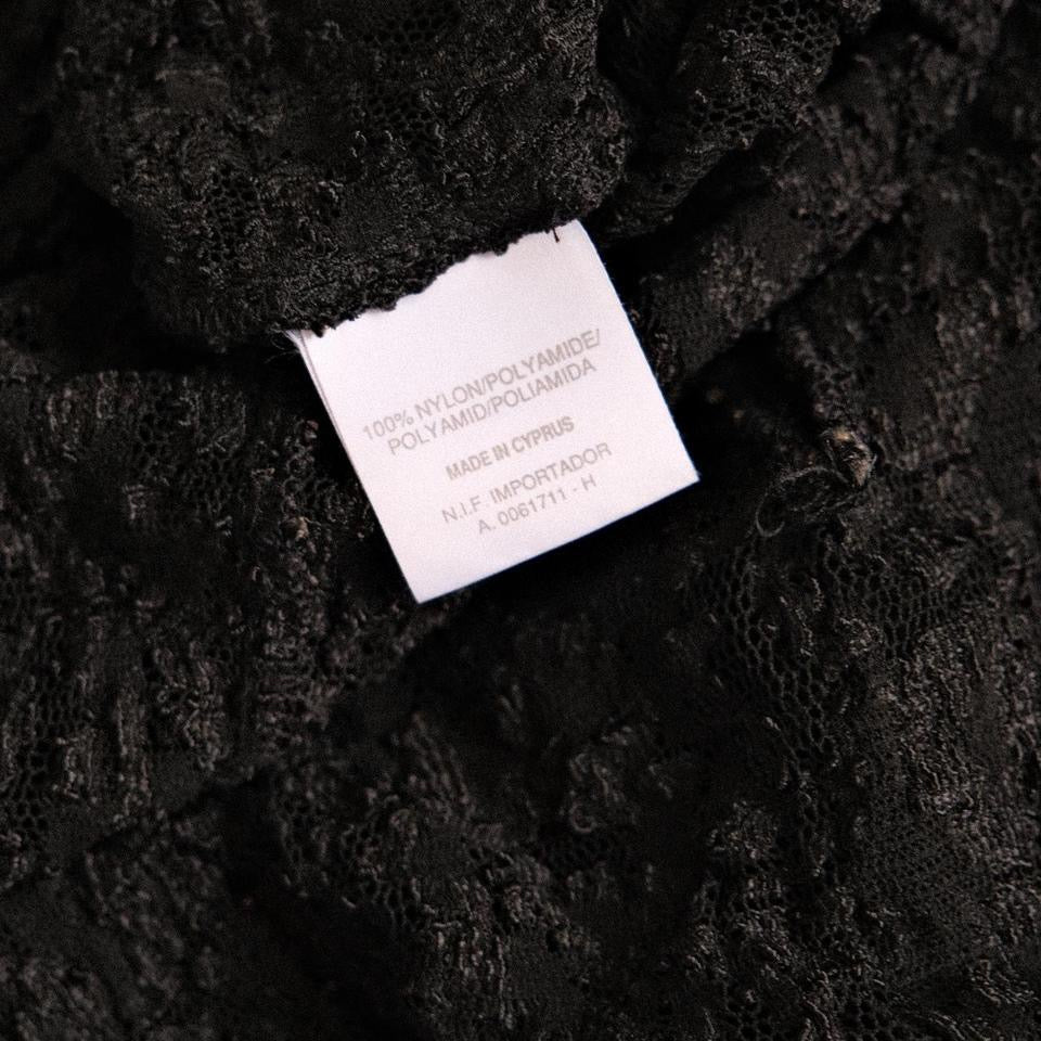 Hugged by romantic lace dress (M, M/L)