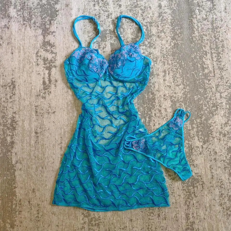 A dive into a tropical ocean set (75/34, B cup)