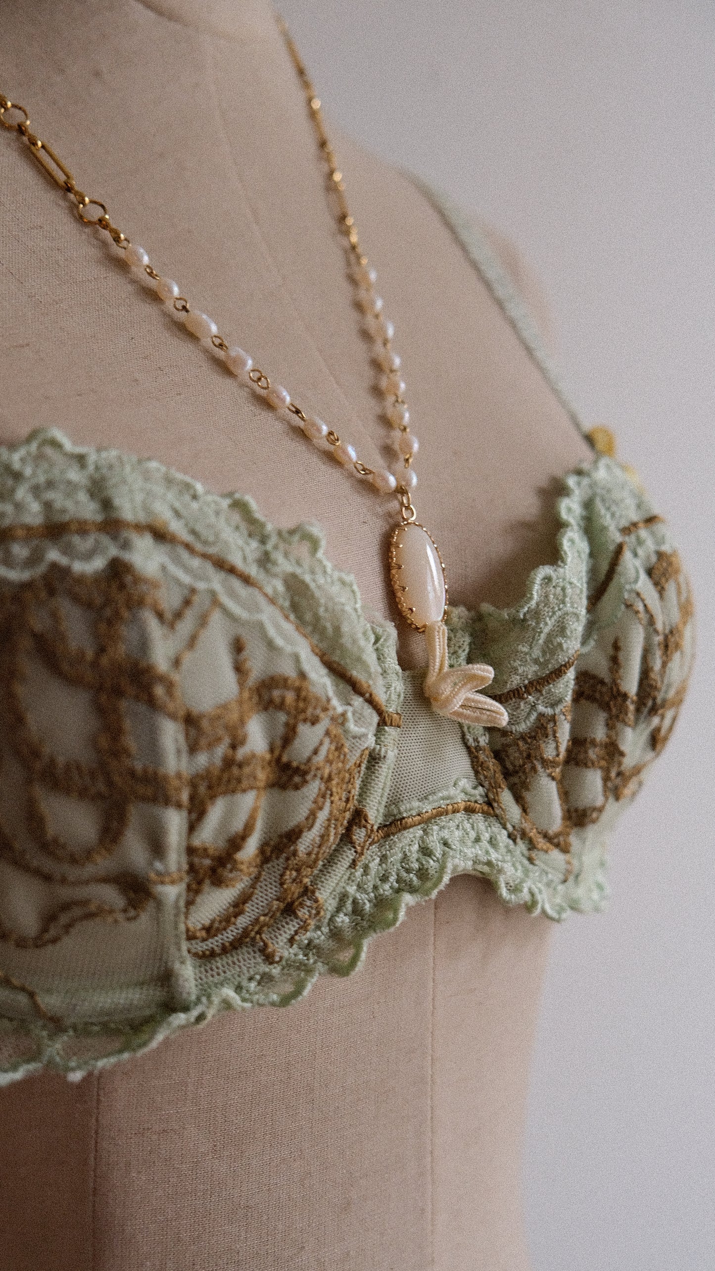 Vintage Mint lingerie set (32B/70B)
